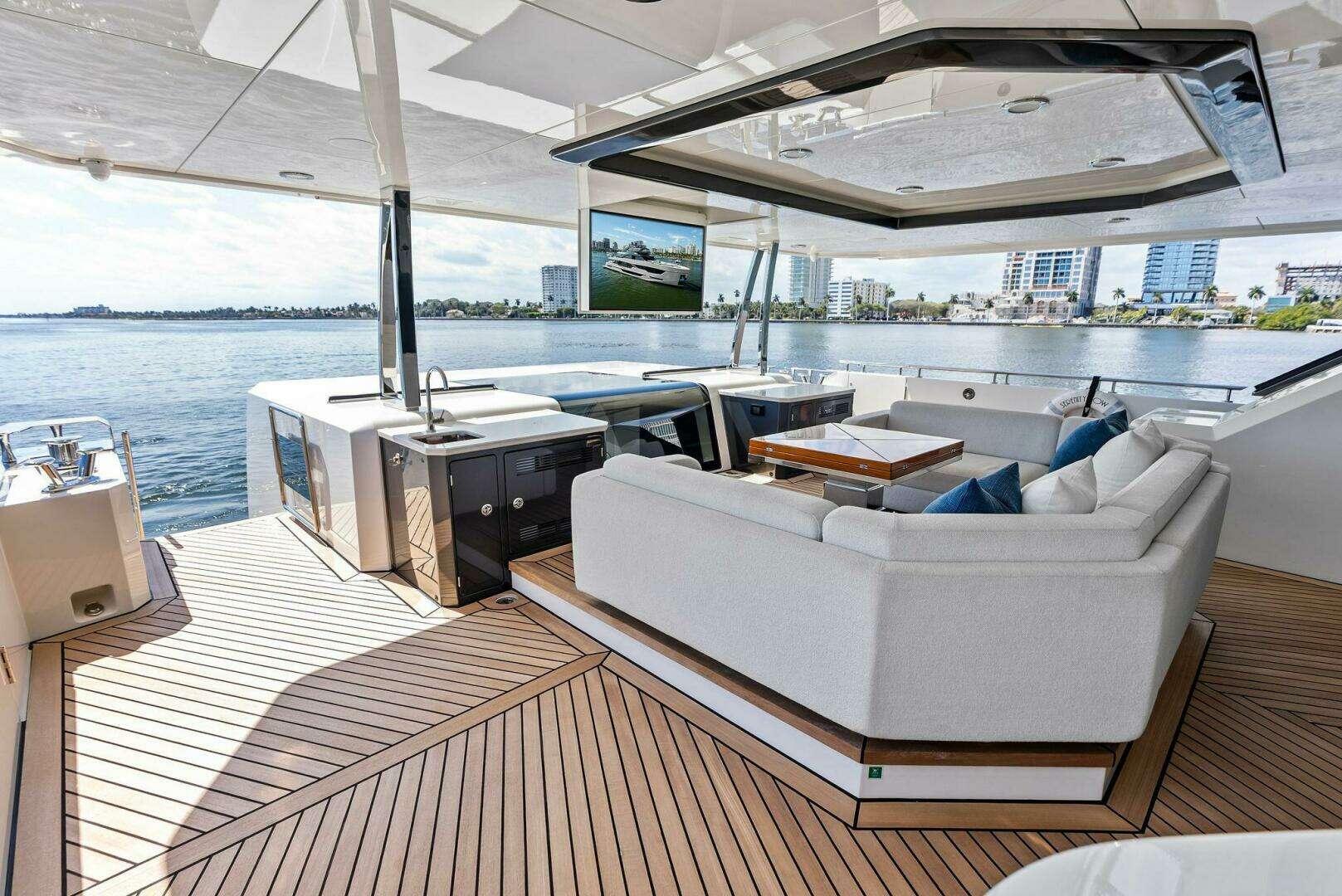 2024 Ocean Alexander 35 Revolution - Image 11