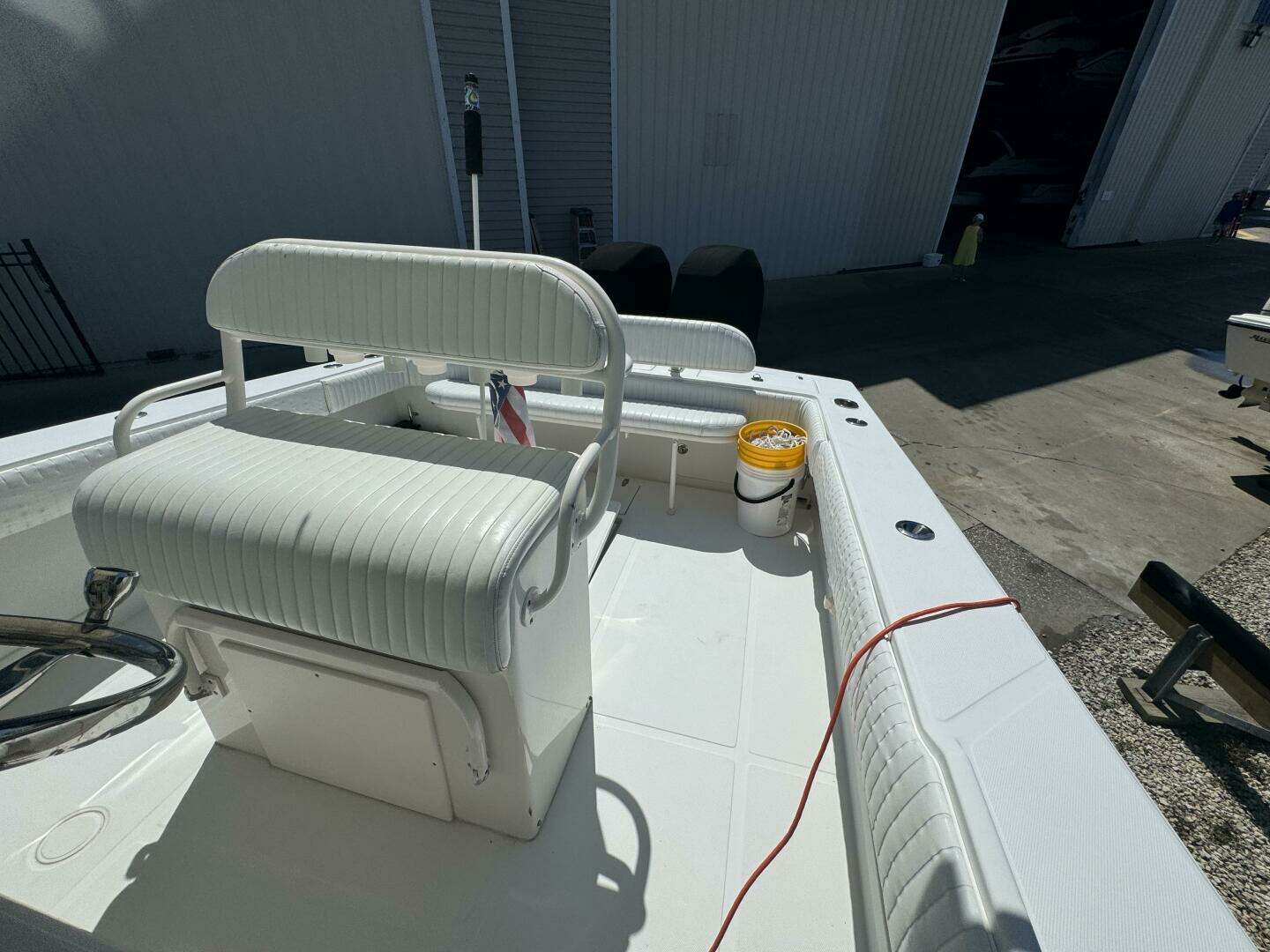 2006 Jupiter 31 CC Forward Seating - Image 27