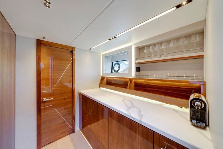 2022 Sunseeker 65 Sport Yacht - Image 37