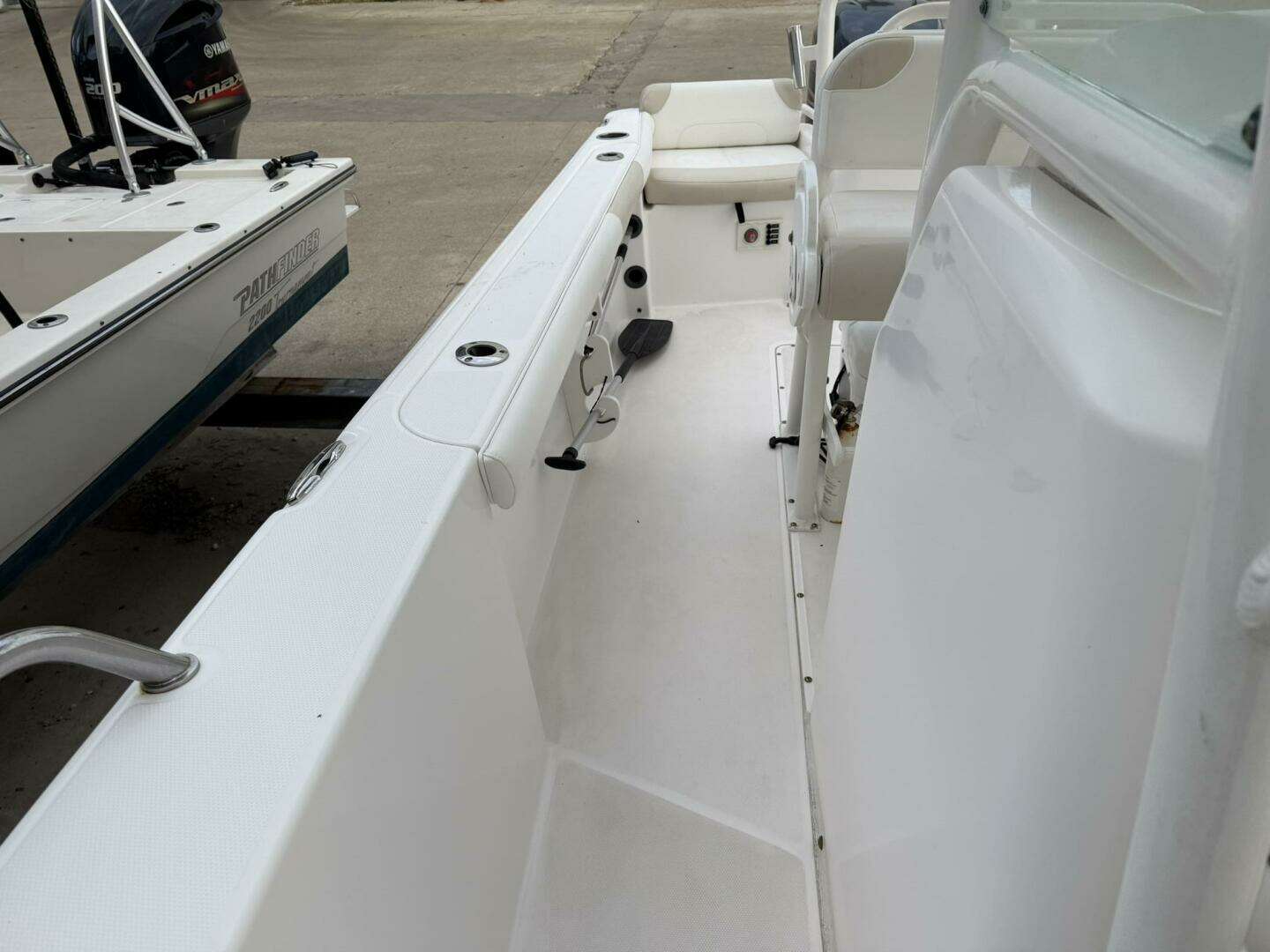 2011 Everglades 230cc - Image 43