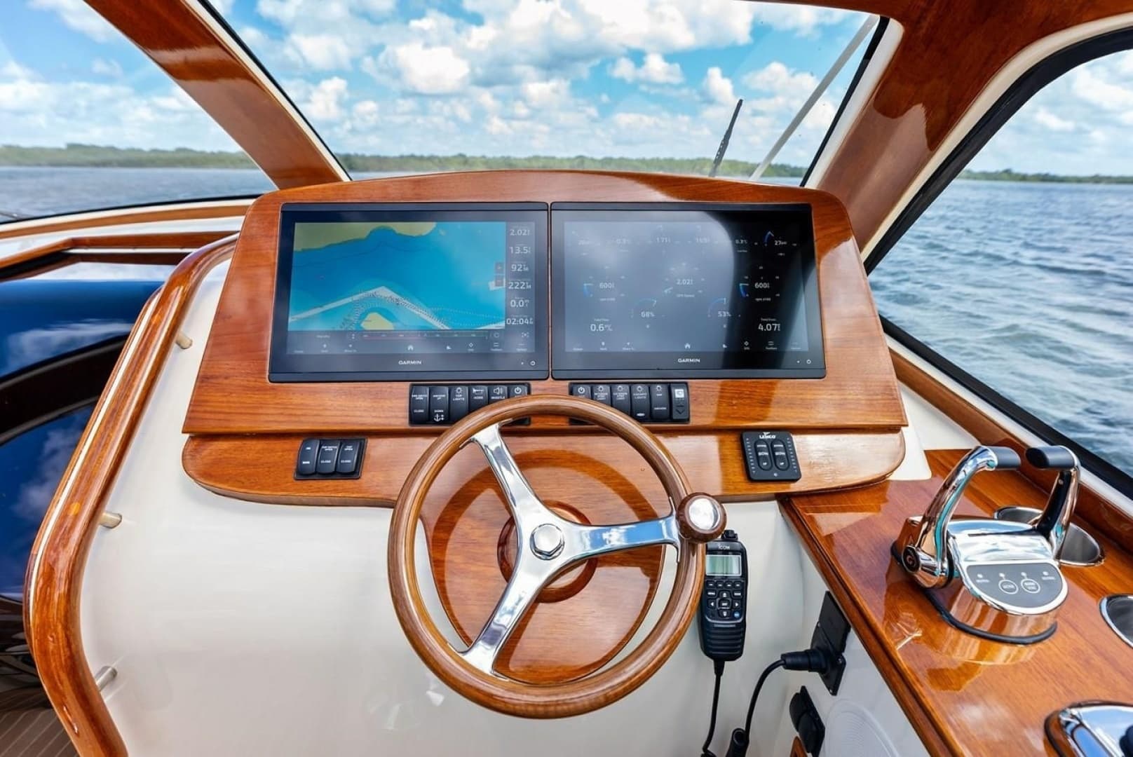 2008 Hinckley Talaria 38R - Image 18