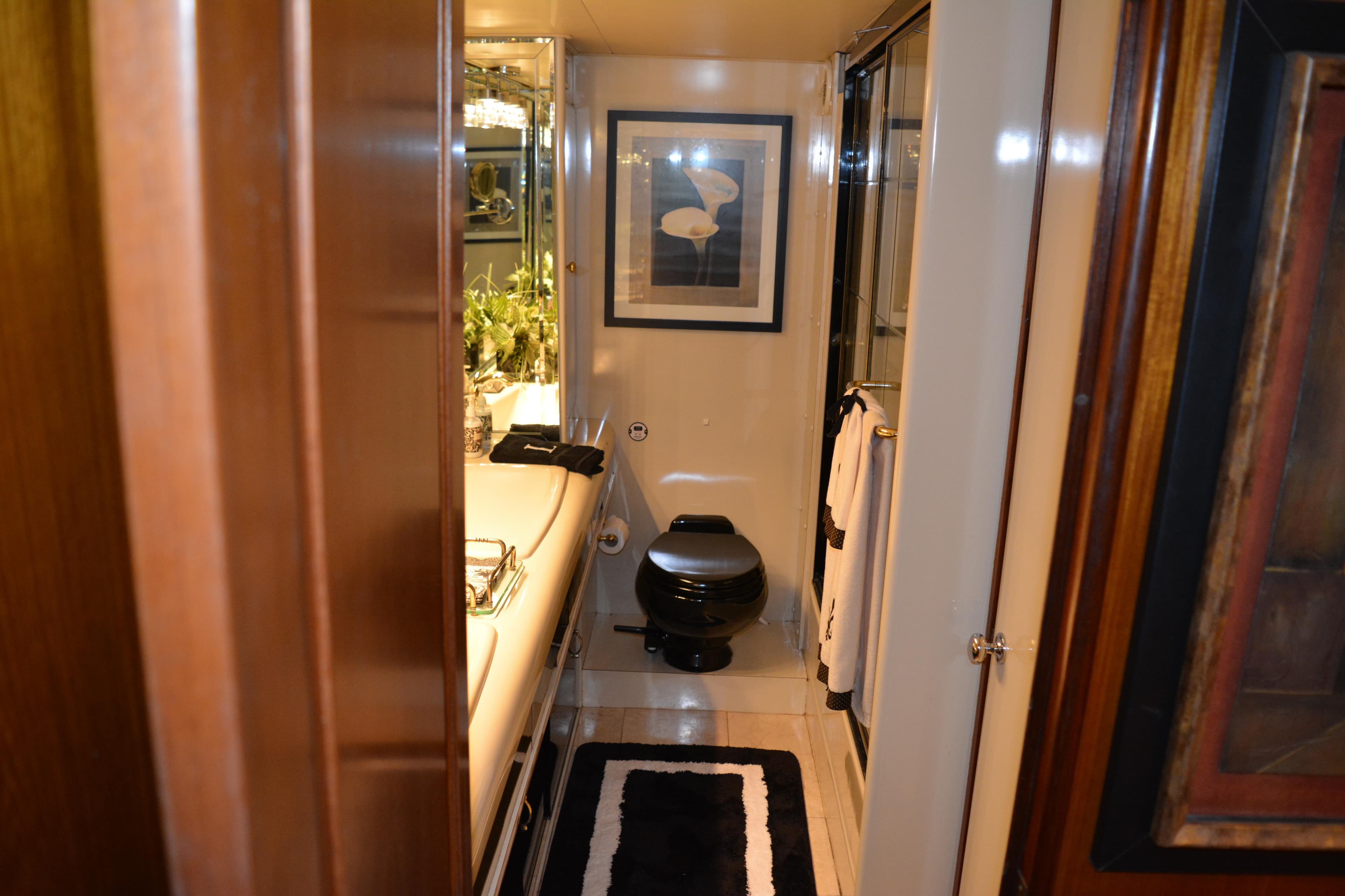 1989 Viking Motor Yacht - 83