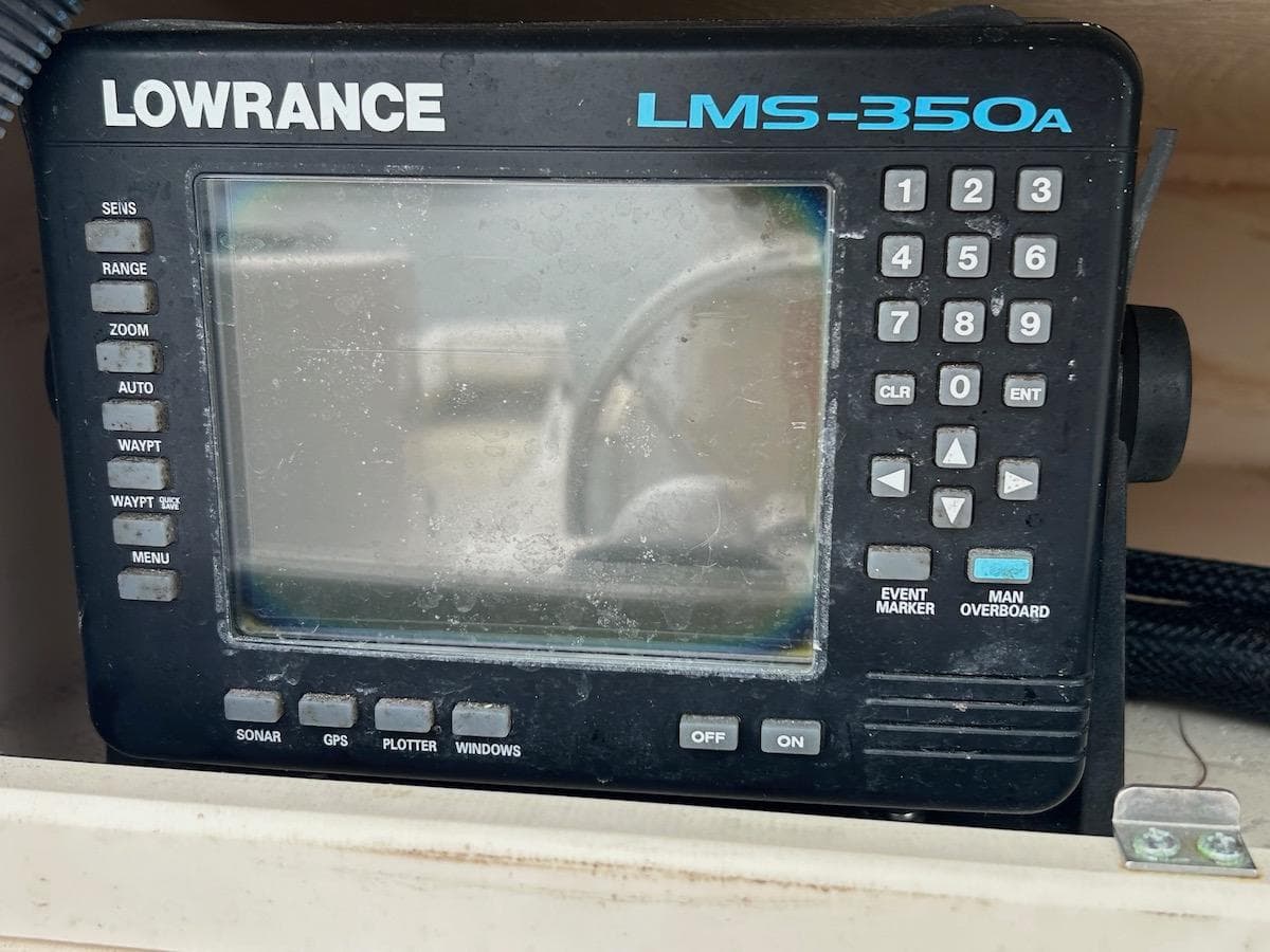 Lowrance LMS-350A marine GPS device on a 1993 Grady-White 24 Explorer boat.