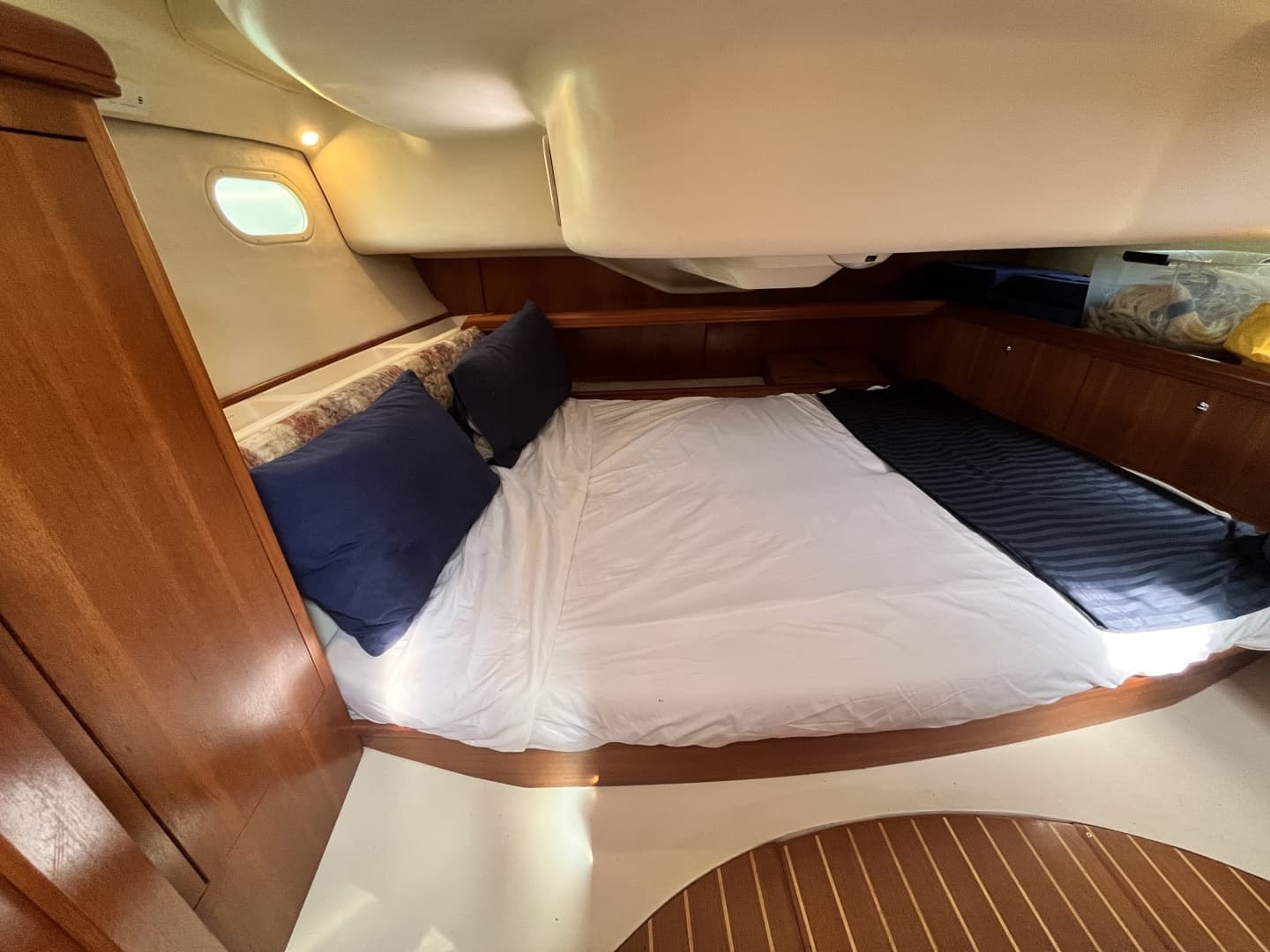 2003 Hunter 386 - Image 11