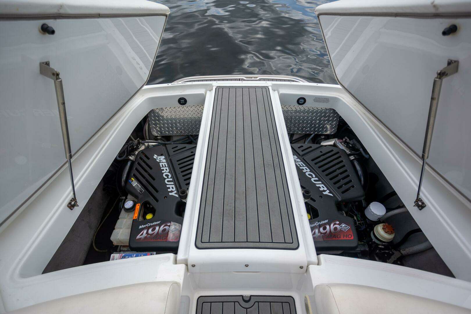 2005 Cobalt 343 - Image 25