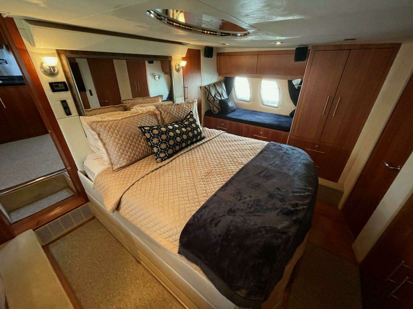 2009 Regal 5260 Sport Coupe - Image 26
