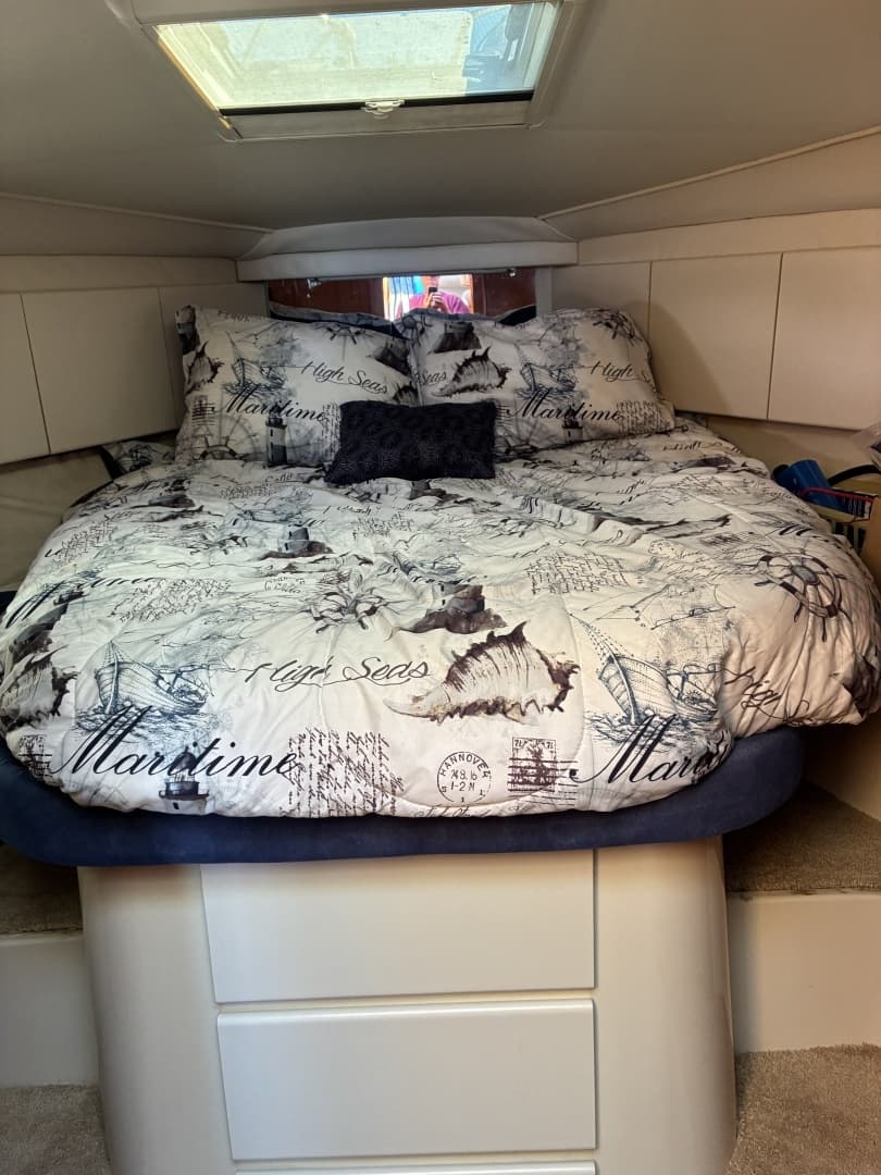 1995 Carver 370 Voyager - Image 15
