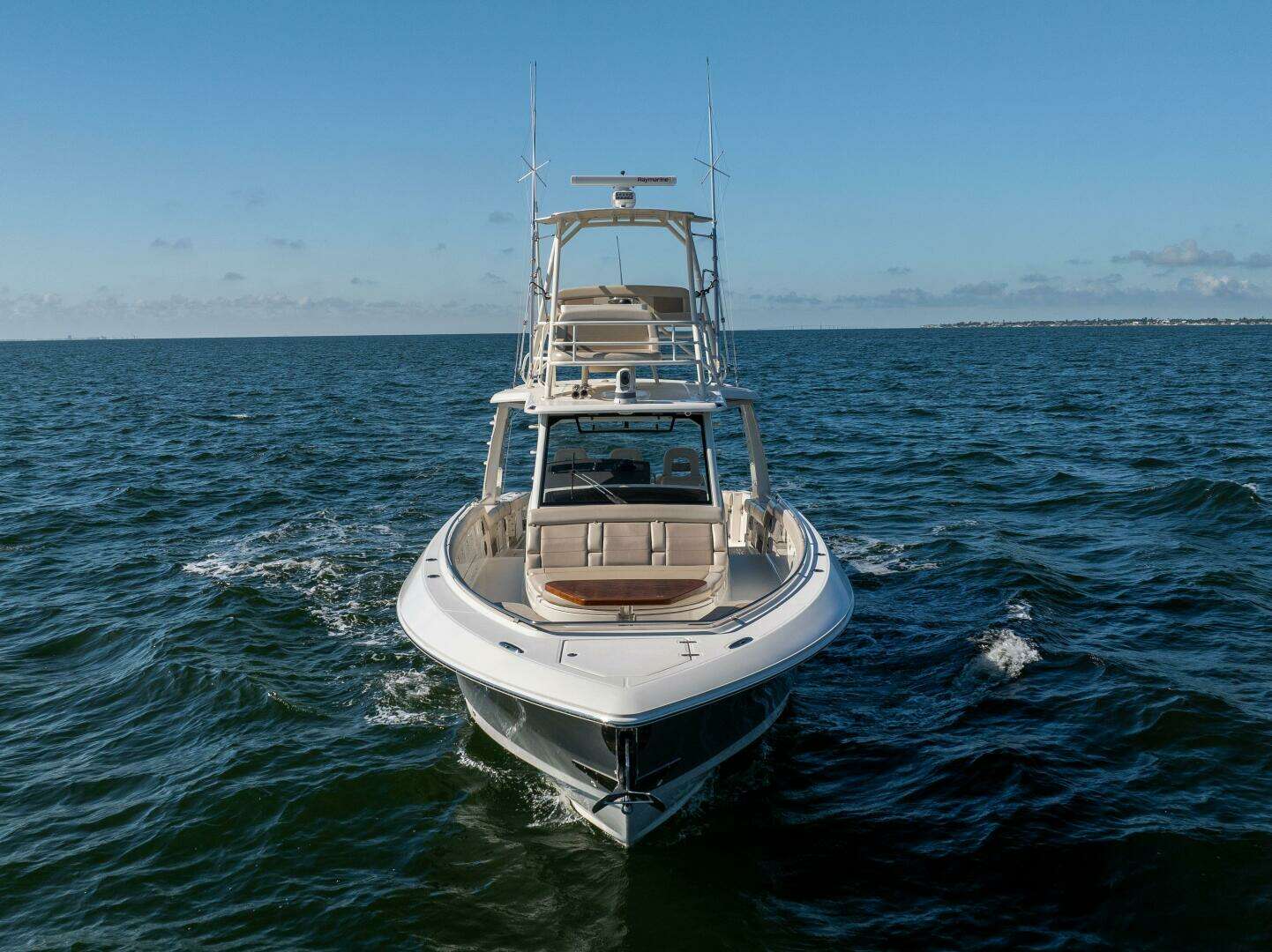 2021 Boston Whaler 420 Outrage - Image 7