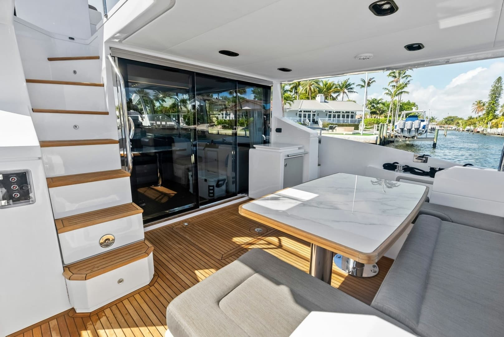 2020 Azimut Flybridge - Image 6