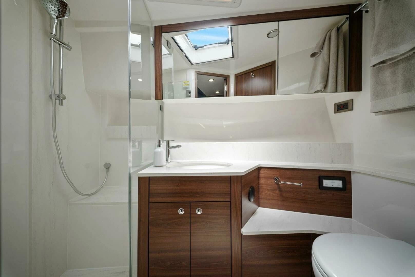 2025 Maritimo M600 - Image 27