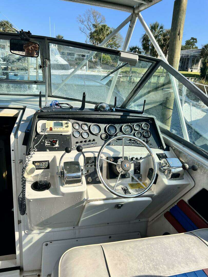 1989 Wellcraft Coastal 3300 - Image 5