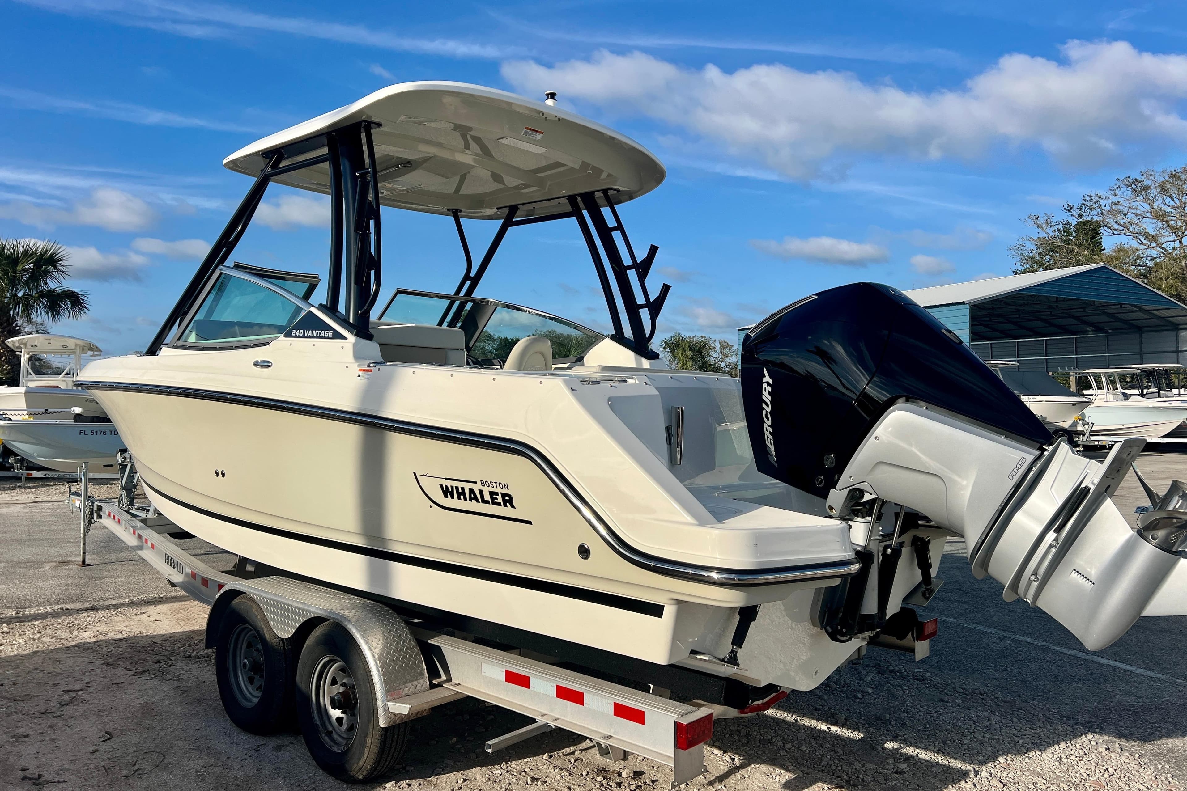 Boston Whaler 240 Vantage 2025 on trailer, exterior view.