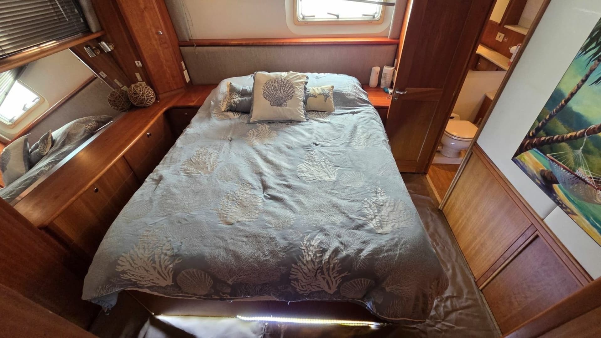 2001 Silverton 453 Motor Yacht - Image 54