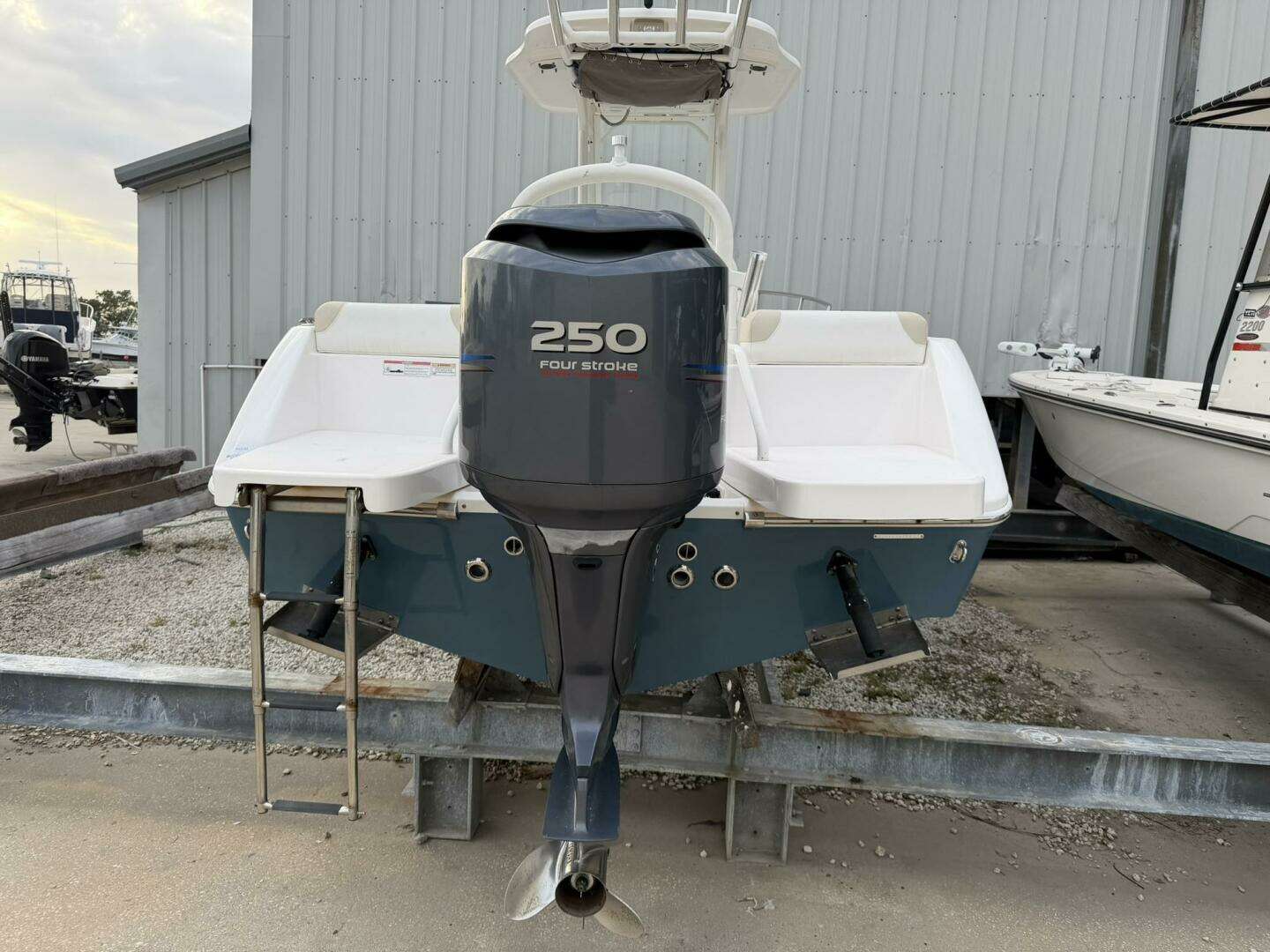 2011 Everglades 230cc - Image 7