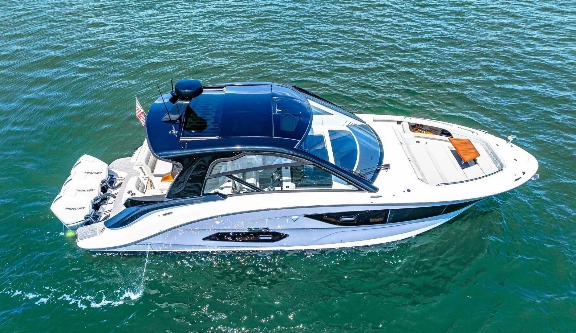 2022 Sea Ray 370 Sundancer - Image 48