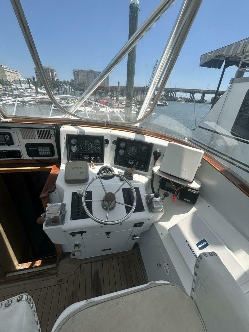 1992 Talon 36 Express - Image 5