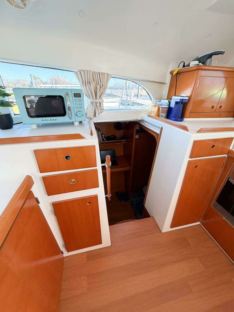 2005 Lagoon 380S - Image 28