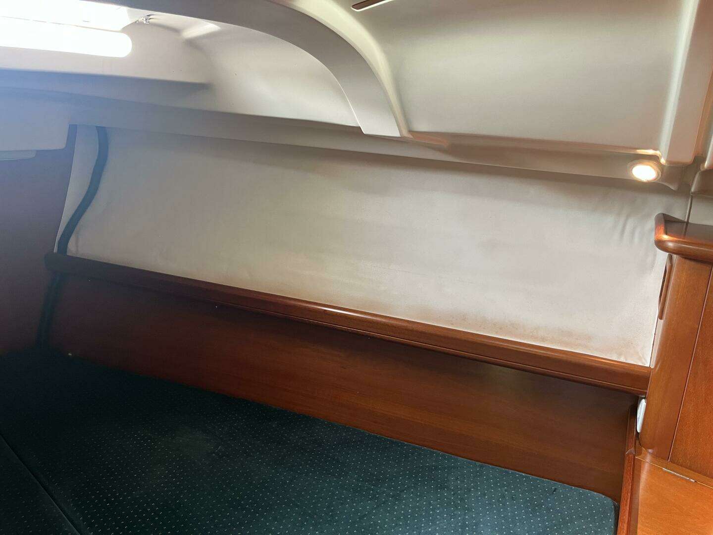2001 Beneteau Oceanis 381 - Image 43