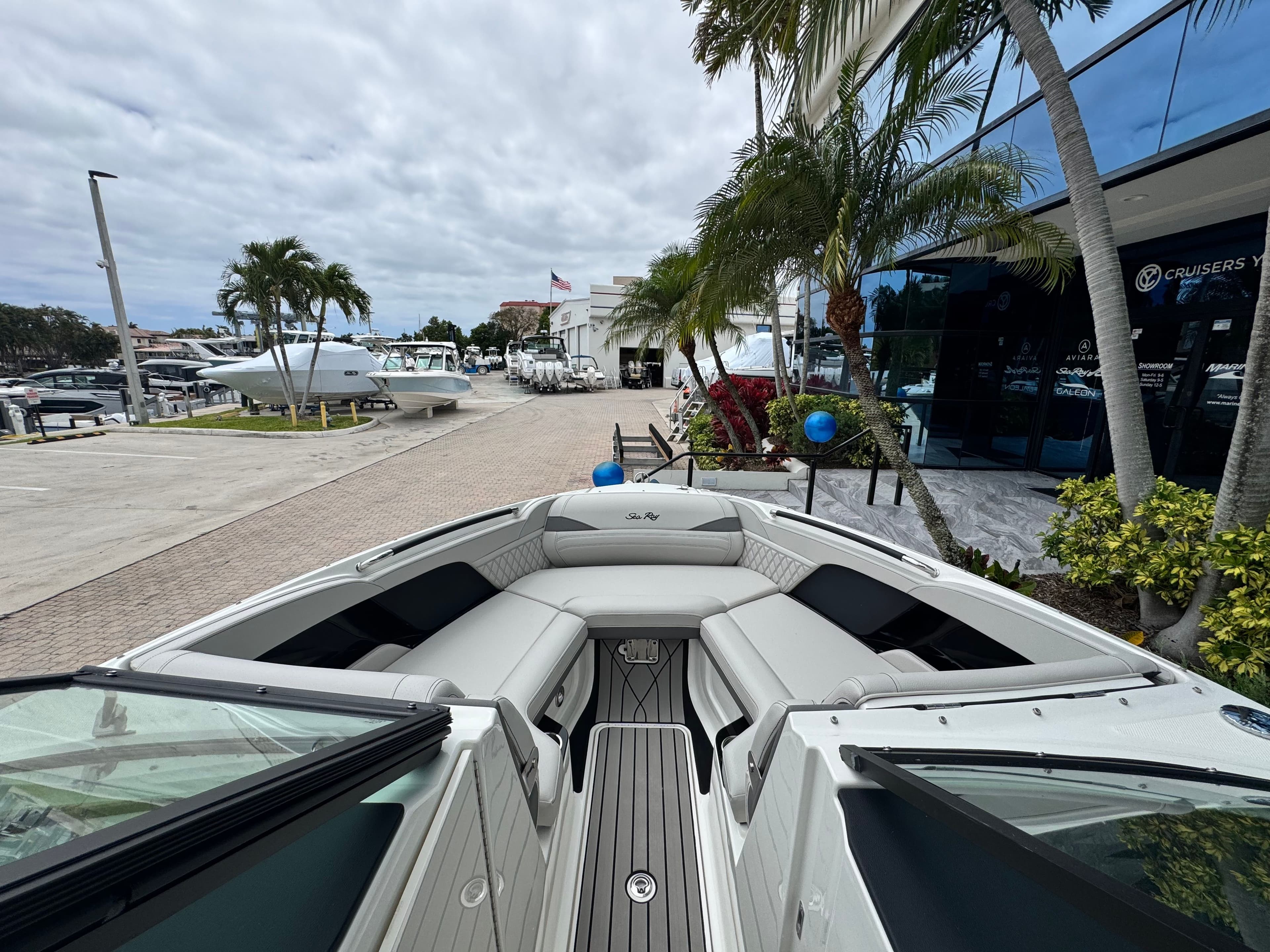 2026 Sea Ray SLX 260 Outboard - 26