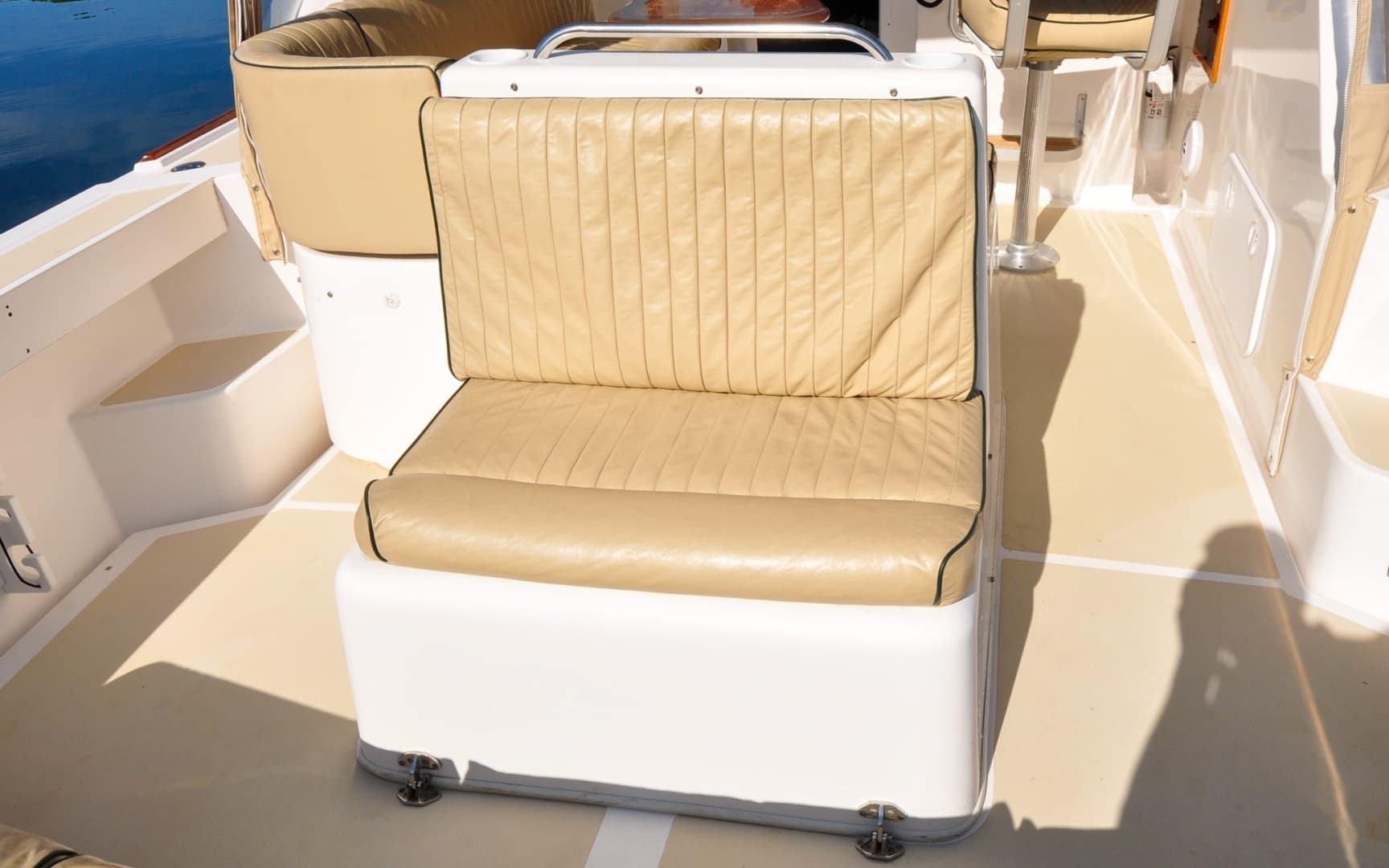 2005 Hunt Surfhunter 29 - Image 19