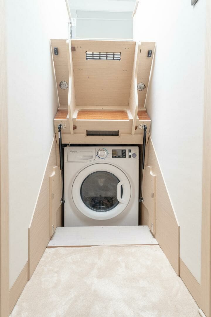 2023 Prestige 520 S - Image 23