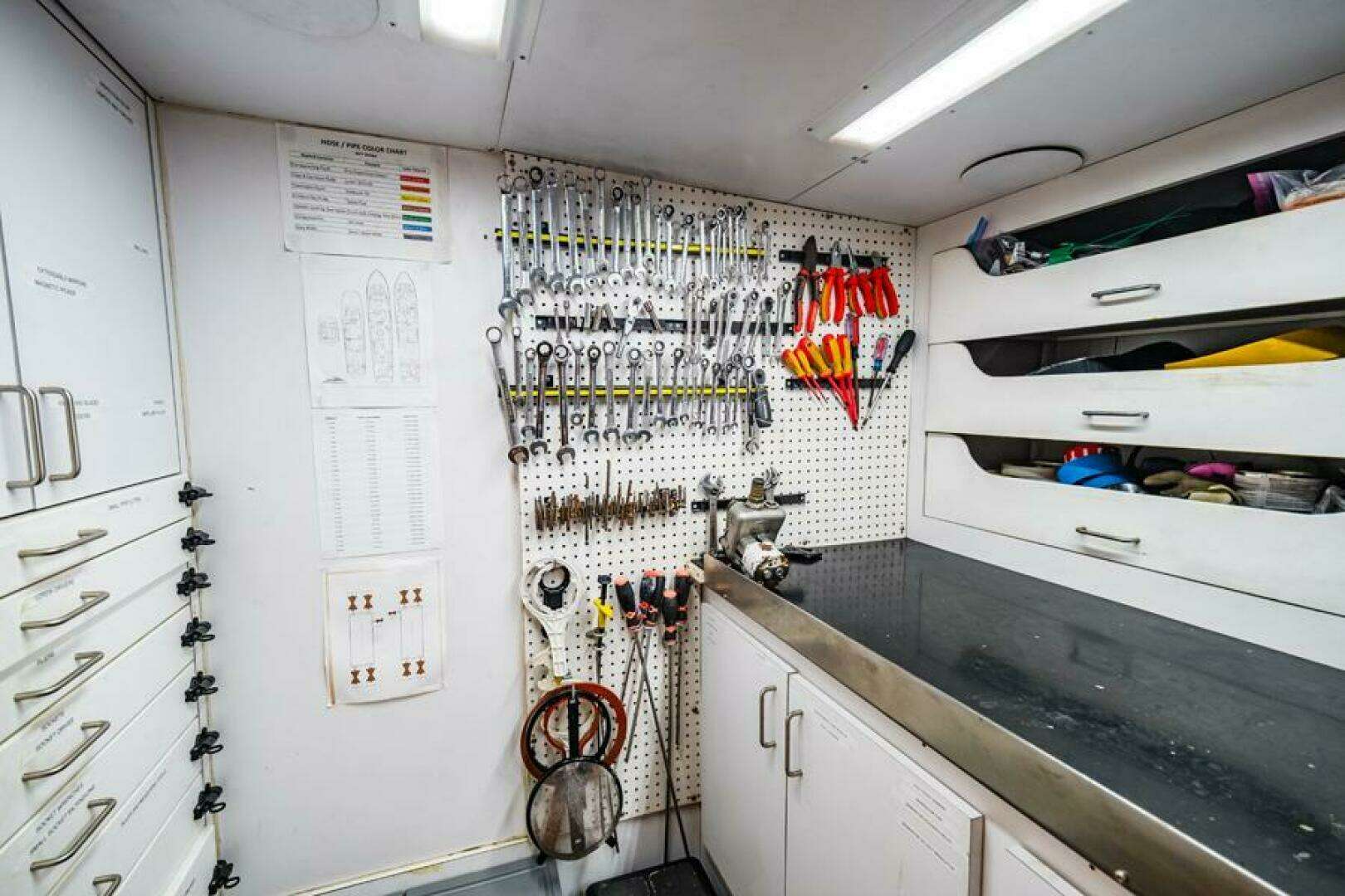 1995 Hatteras Flybridge Motor Yacht - Image 106