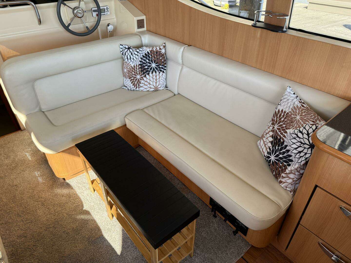 2013 Greenline 33 - Image 23
