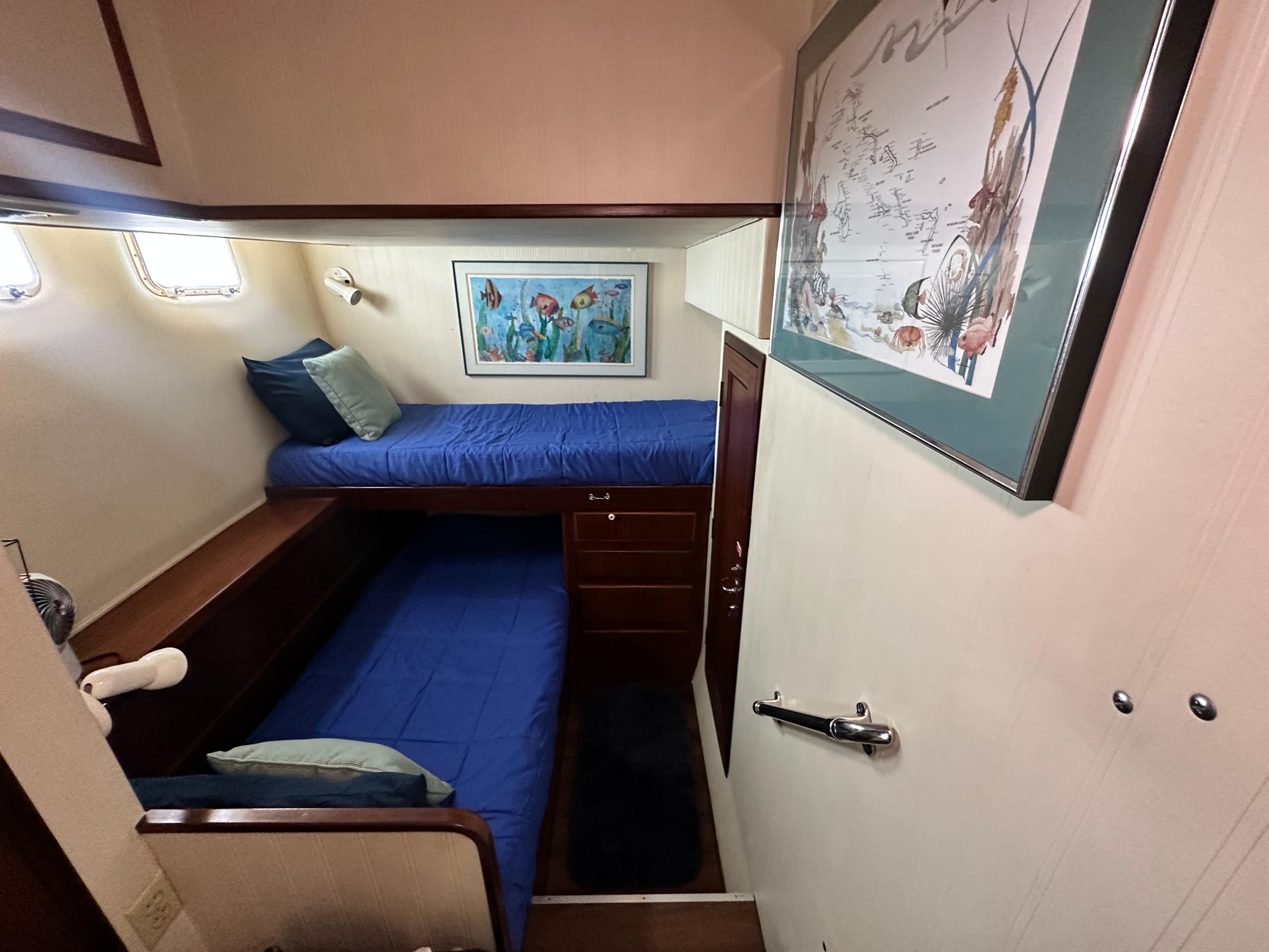1988 Hatteras 65 Convertible - 58