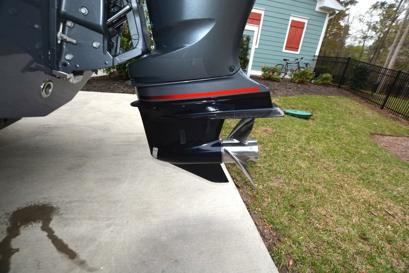 2023 Robalo R230 - Image 18
