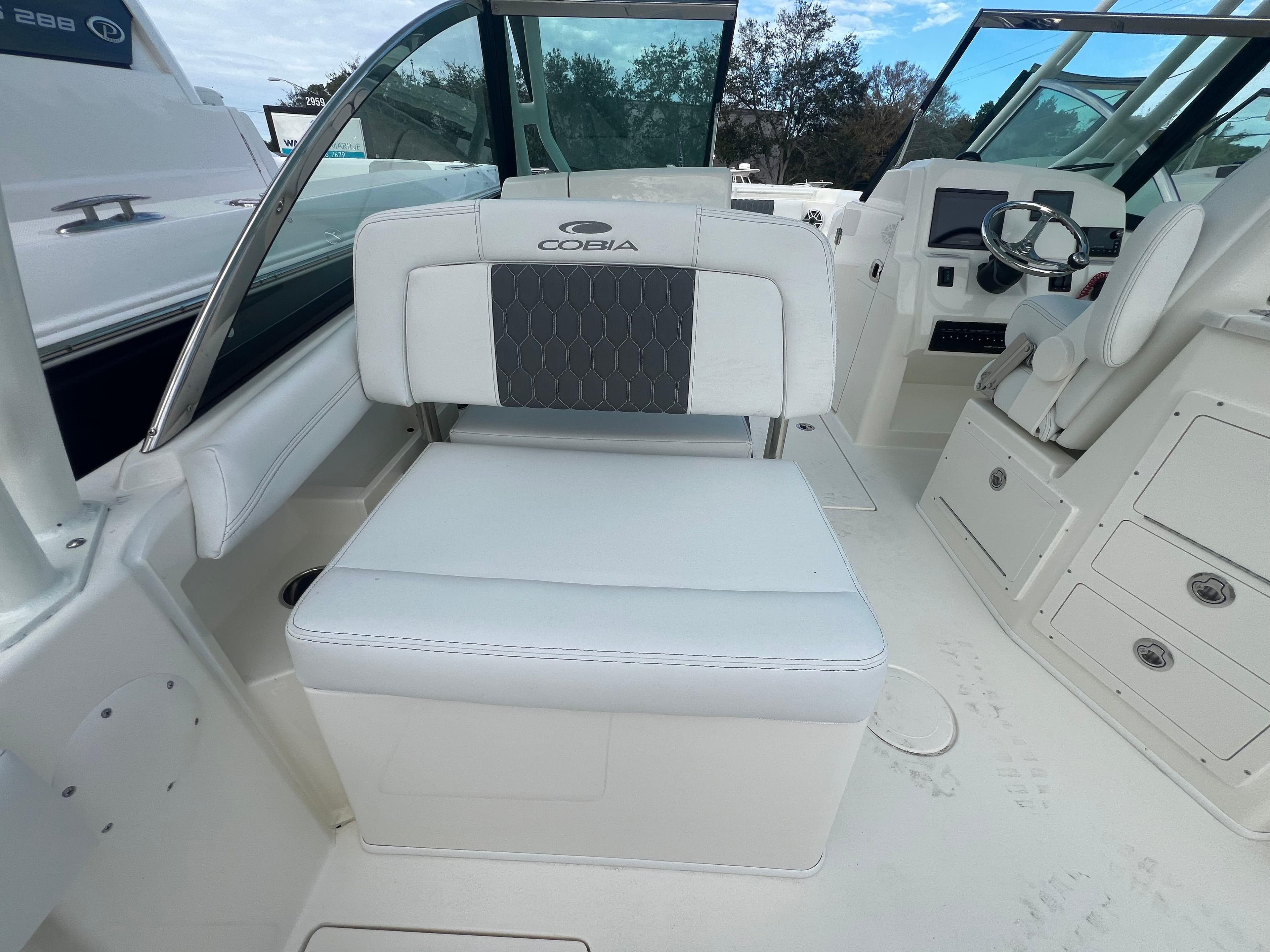 2025 COBIA 240 DC - Image 15