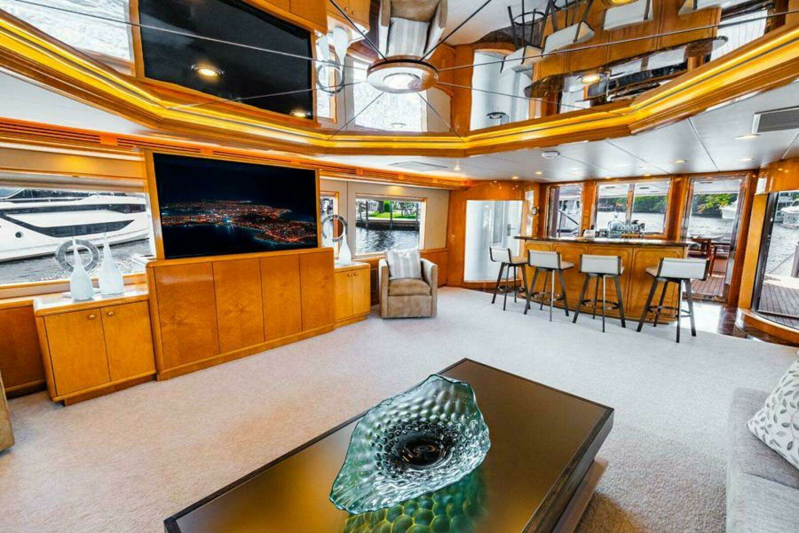 1995 Hatteras Flybridge Motor Yacht - Image 6