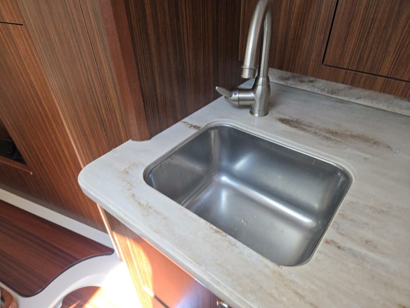 2019 Pursuit 355 Offshore - Image 21