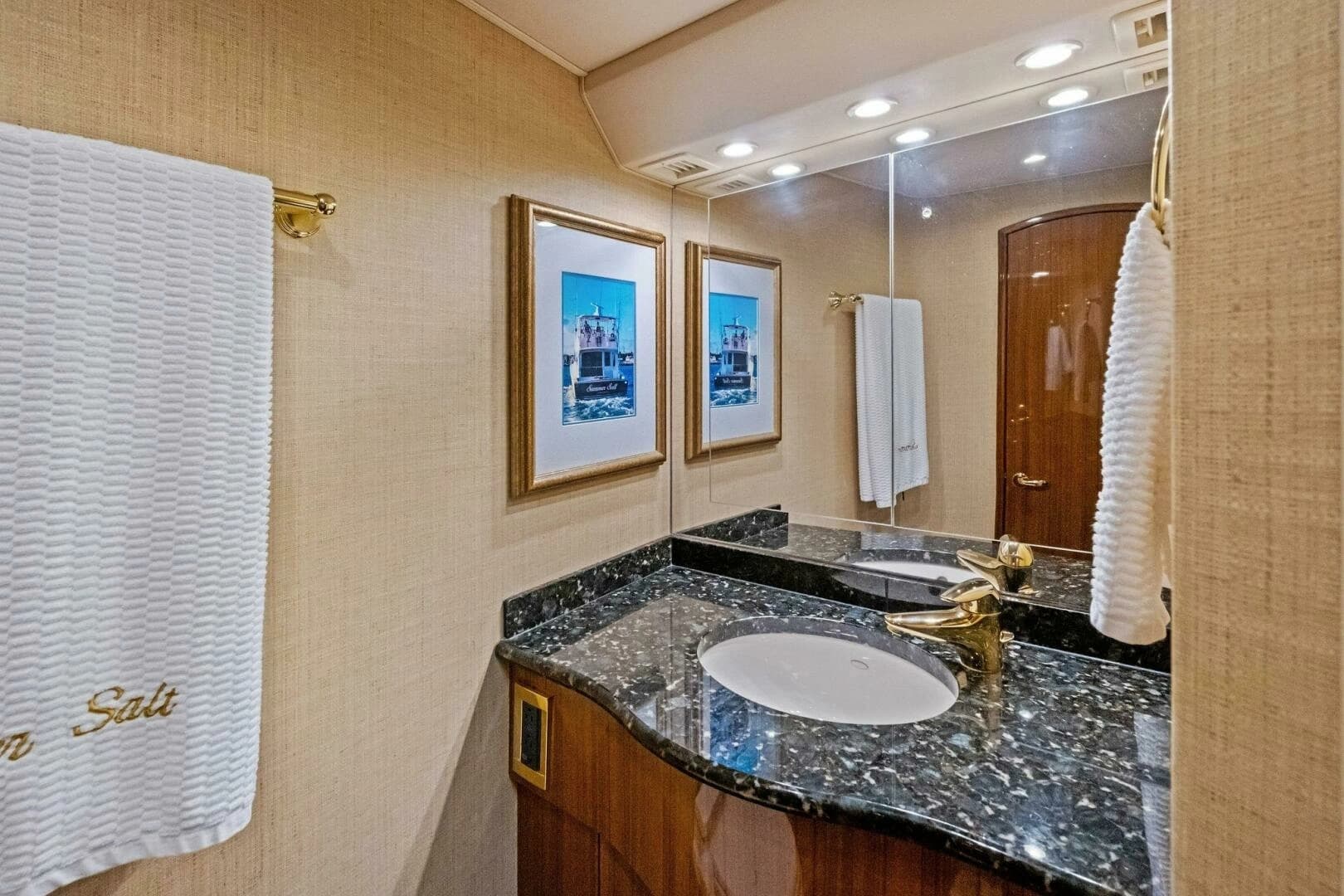 2006 Viking 56 Convertible - Image 27