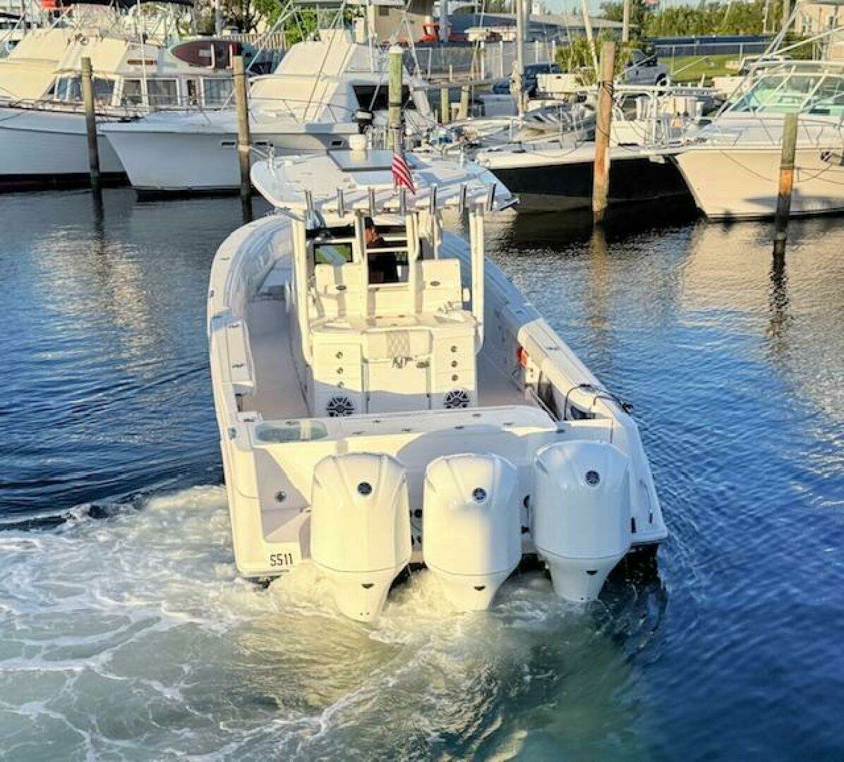 2014 Everglades 355 Center Console - Image 6