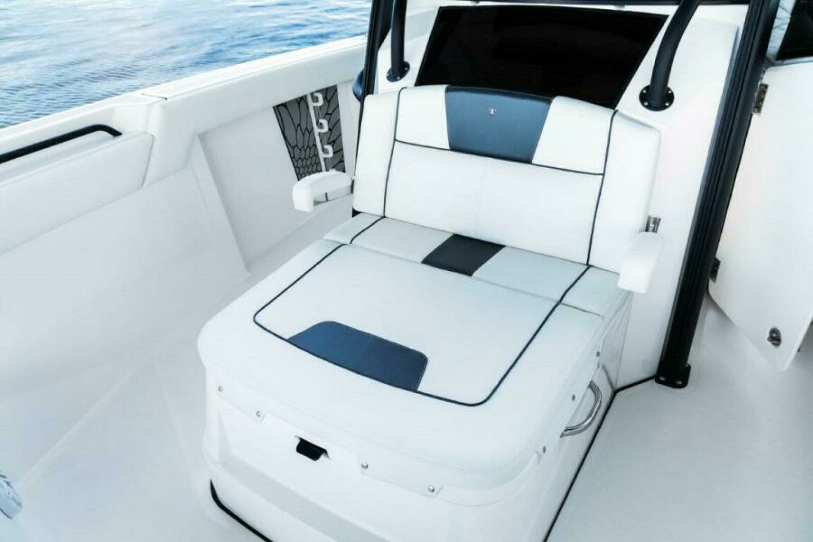 2025 Wellcraft 352 Fisherman - Image 8