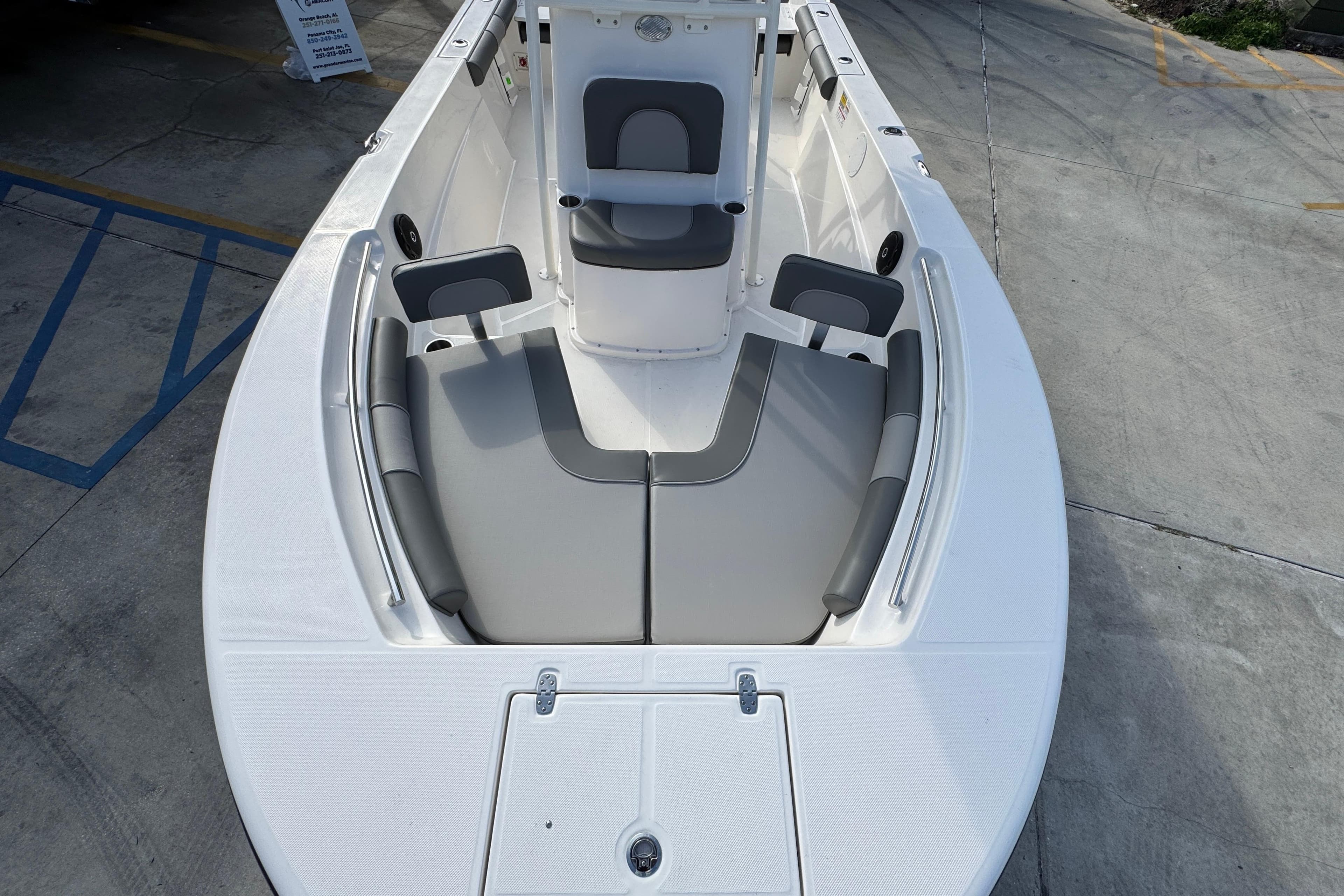 2026 Sea Born LX21 Center Console boat with spacious seating and sleek design.
