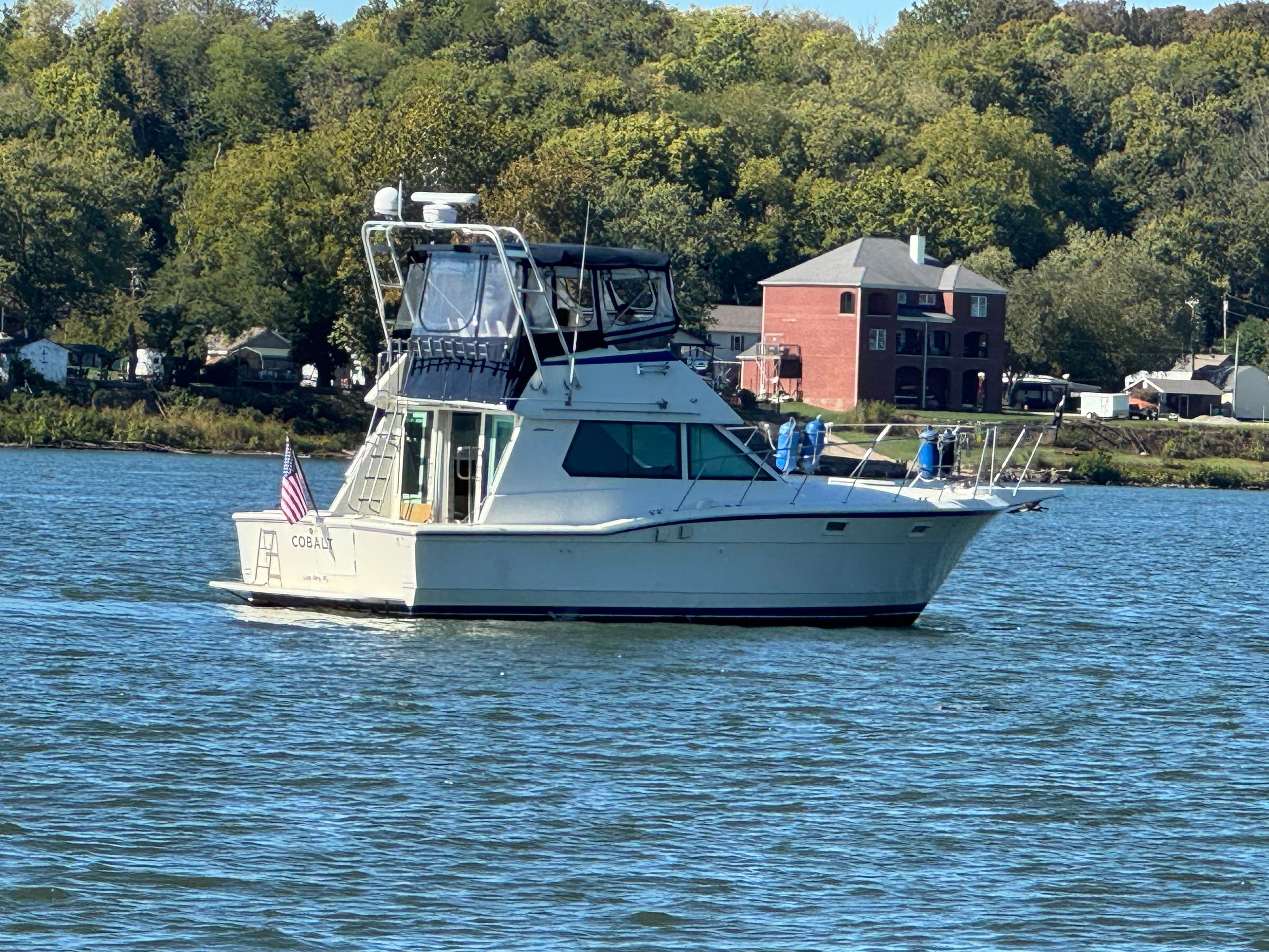 1986 Hatteras 36 Sedan - 8