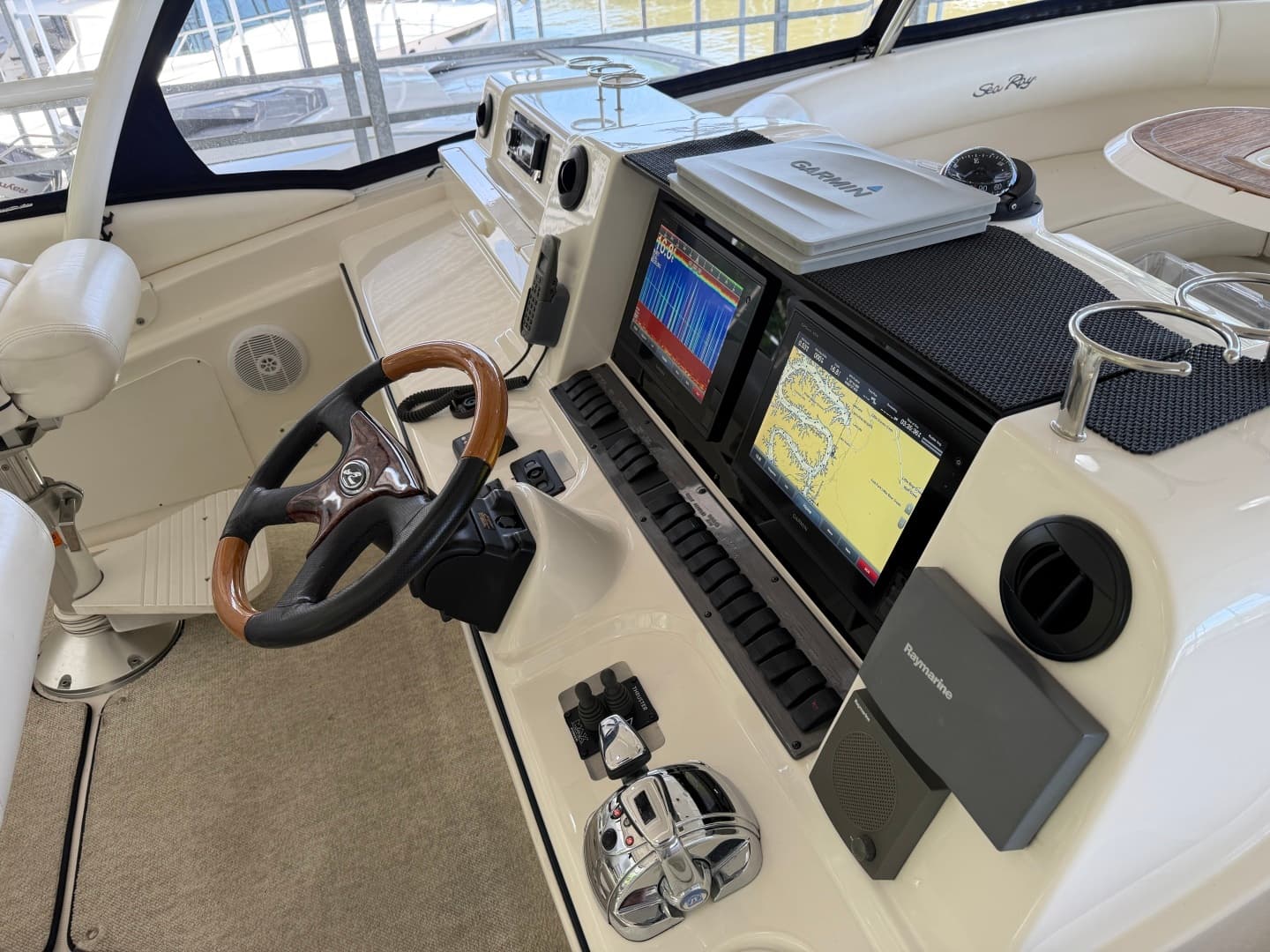 2005 Sea Ray 550 SEDAN BRIDGE - Image 17