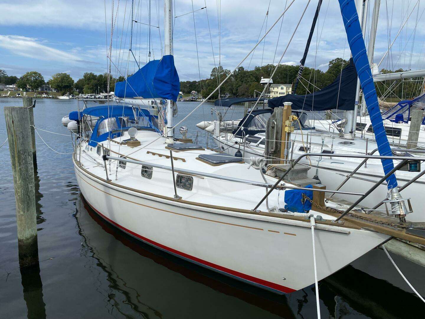 1987 Dickerson 37 aft cockpit - Image 11