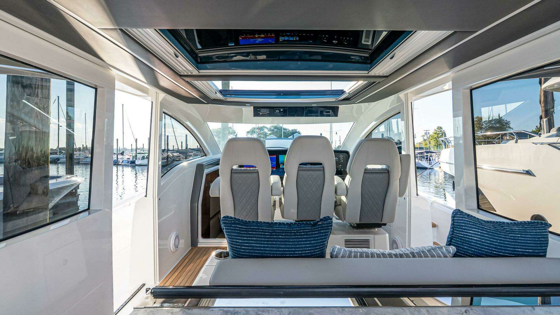 2027 Valhalla Boatworks V-55 Sport Yacht - Image 23