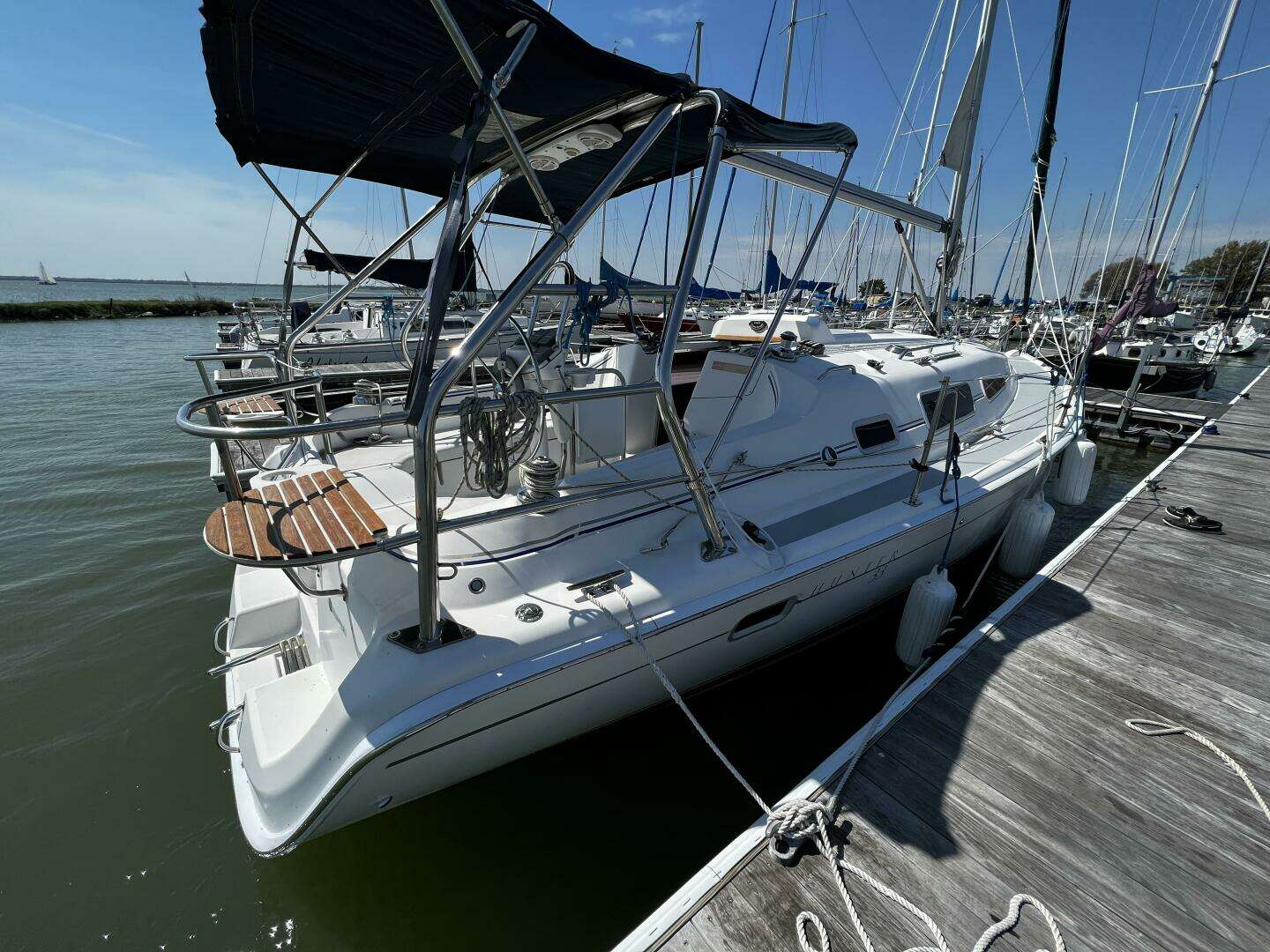2004 Hunter 33 - Image 5