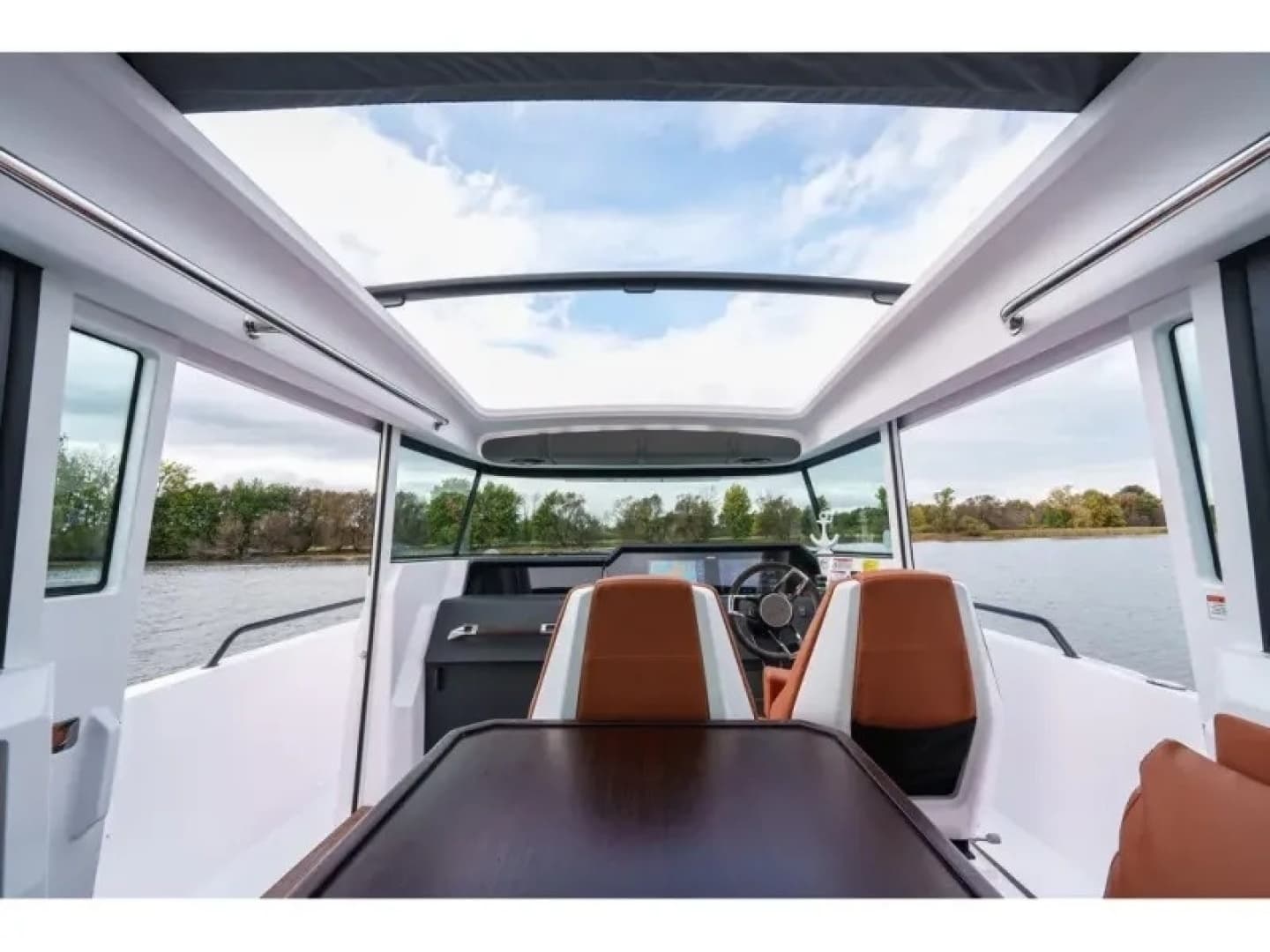 2022 Axopar 37 XC CROSS CABIN - Image 21