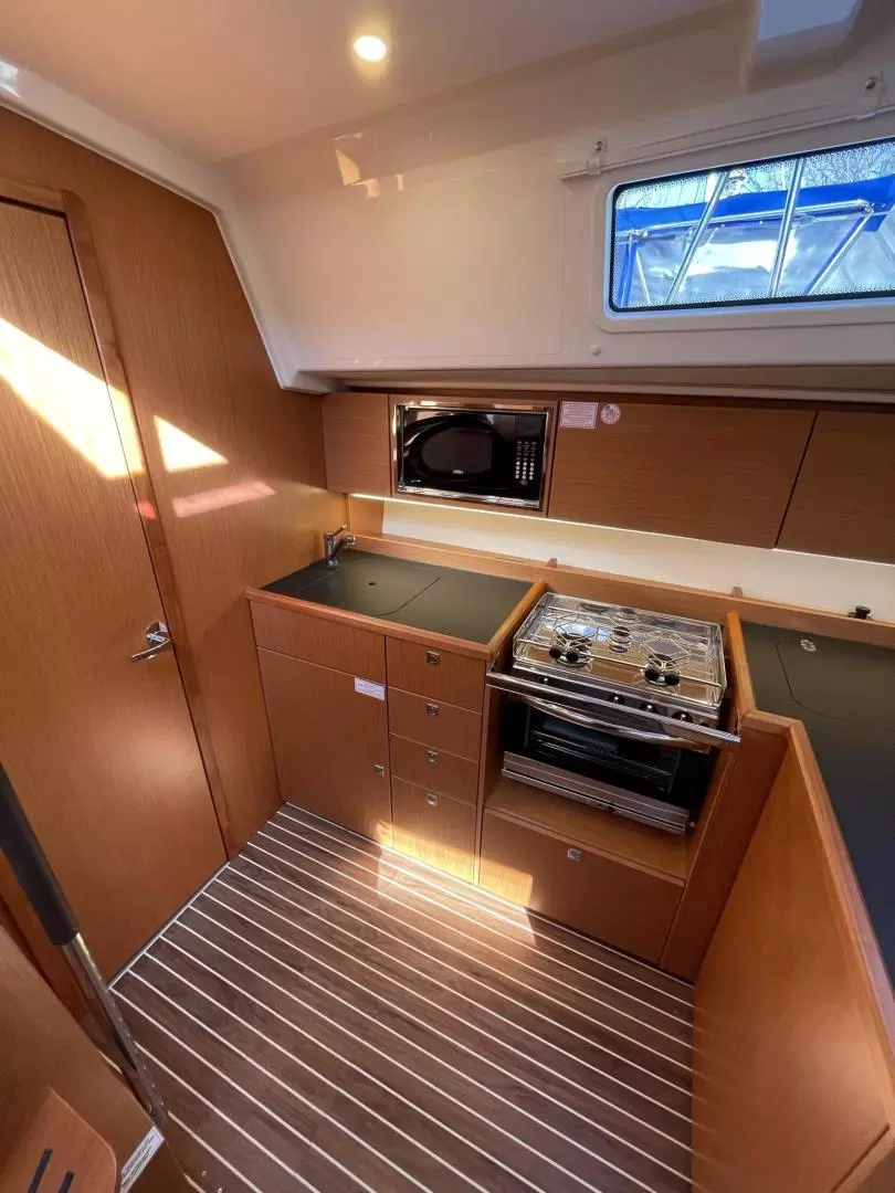 2023 Bavaria C42 - Image 10