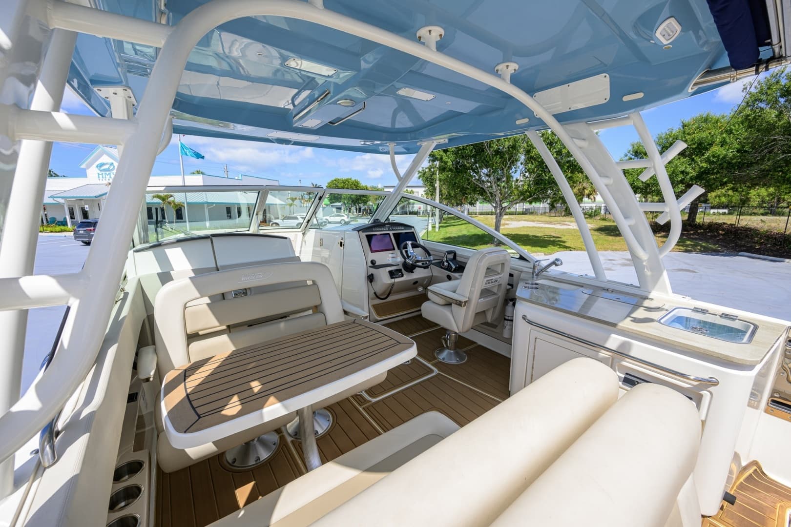 2023 Boston Whaler Vantage - Image 37