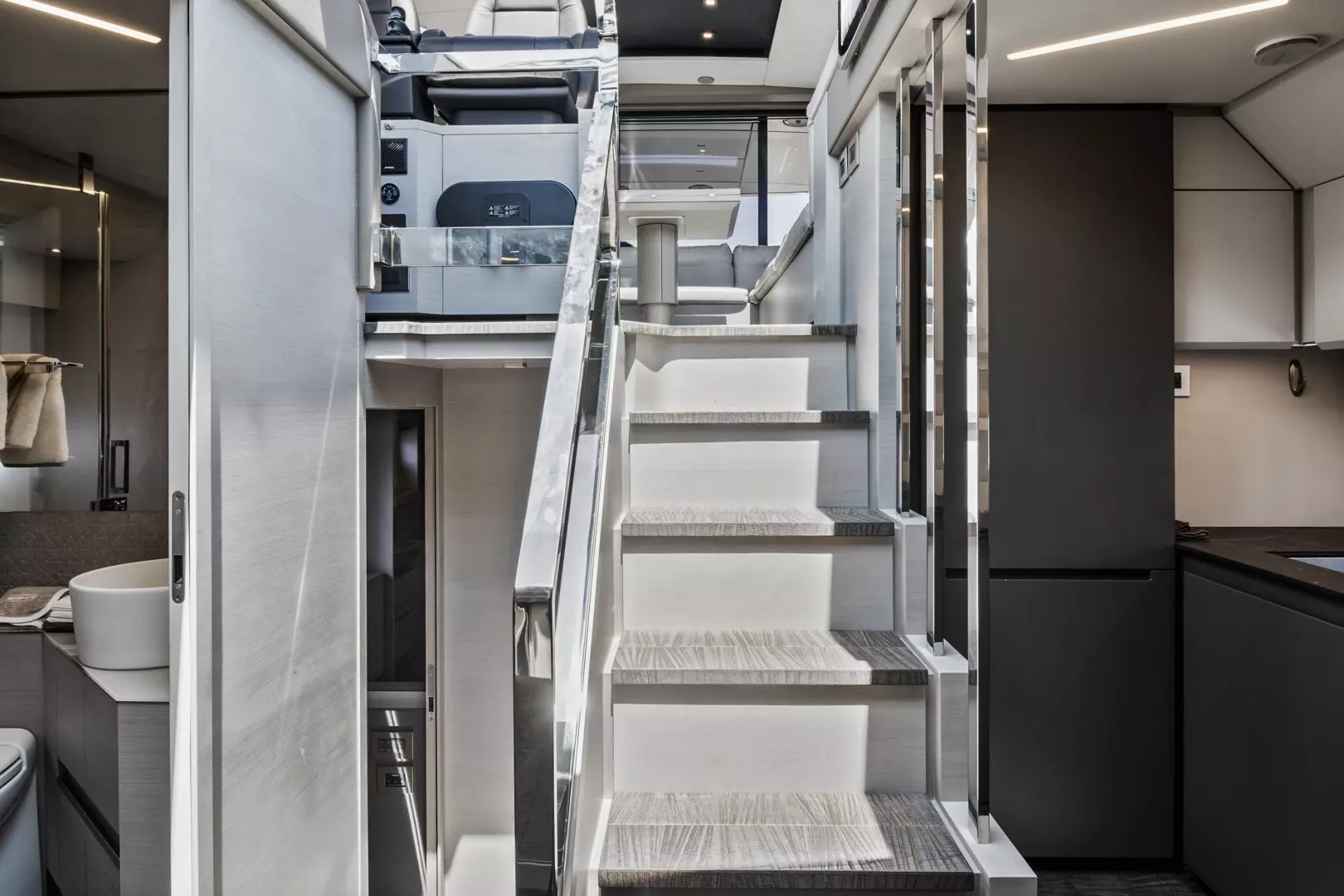 2020 Pershing 7X - Image 23