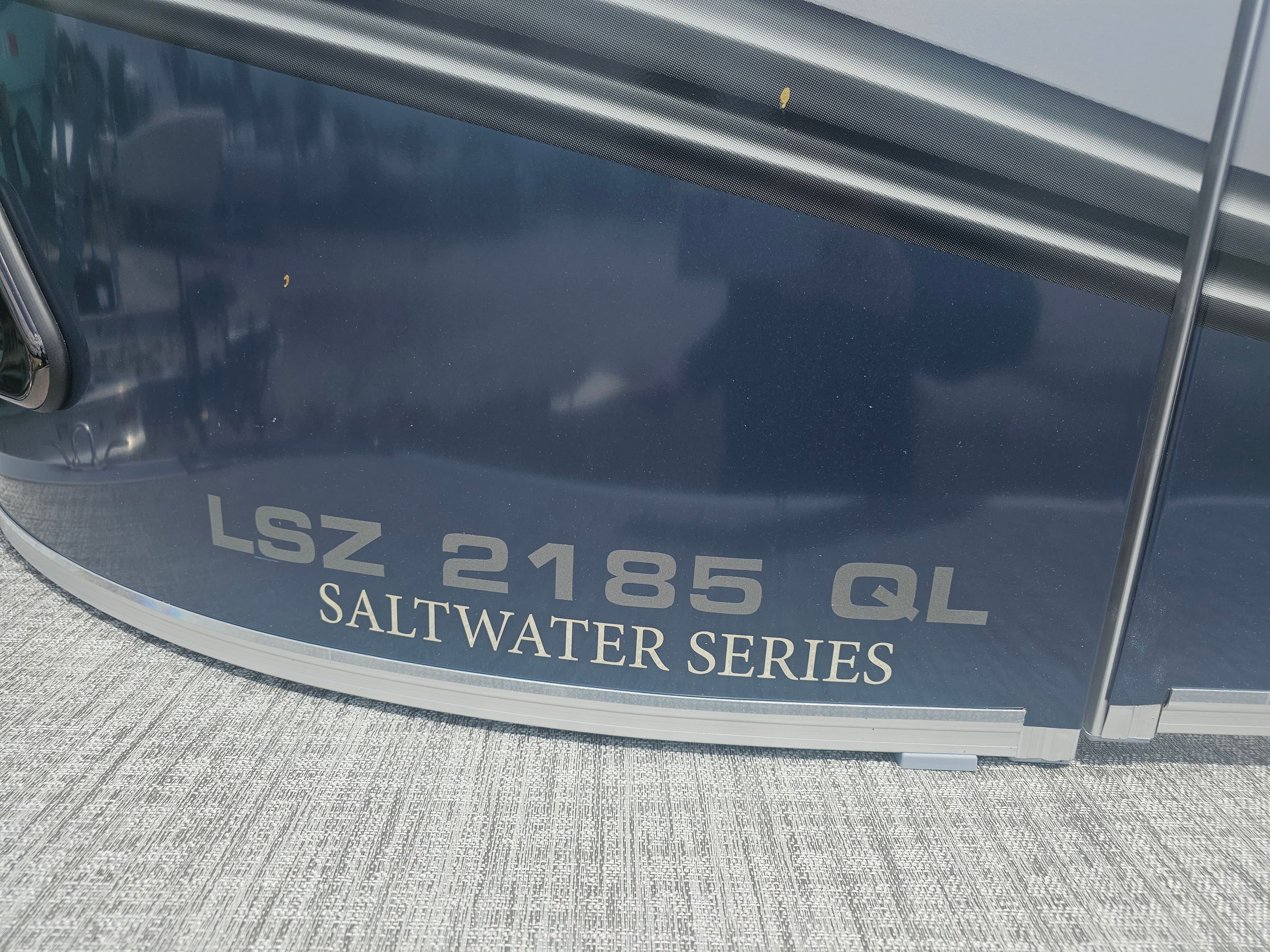 Avalon LSZ 2185 QL Saltwater Series boat, 2026 model.