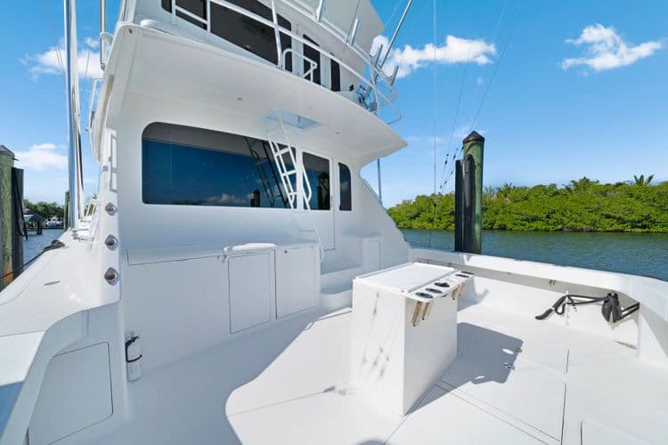 2004 Viking Enclosed Bridge - Image 9