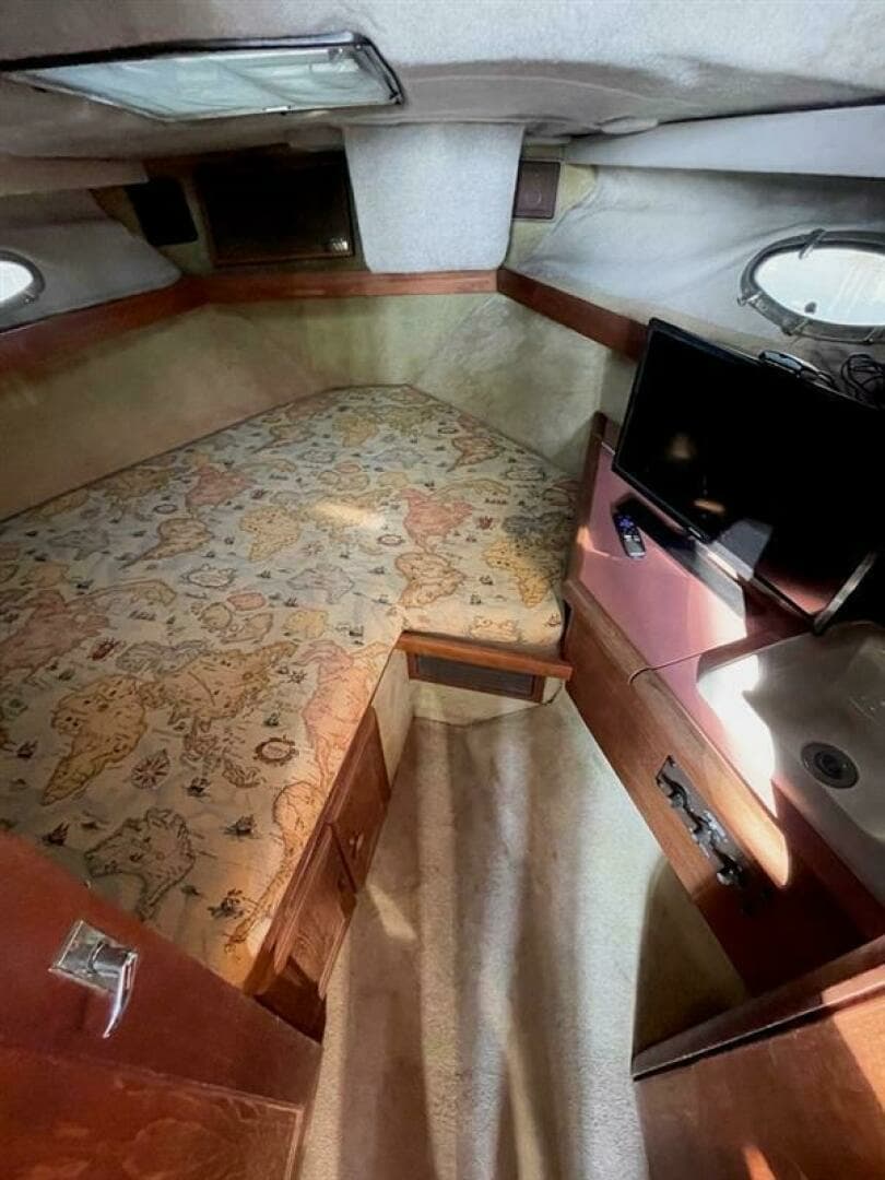 1987 Bayliner 3460 - Image 7