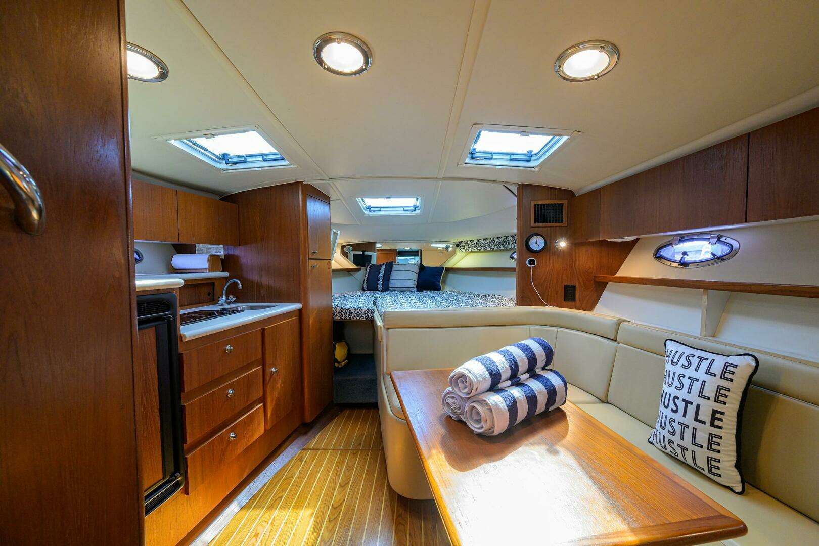 2002 Tiara Yachts 3100 LE - Image 2