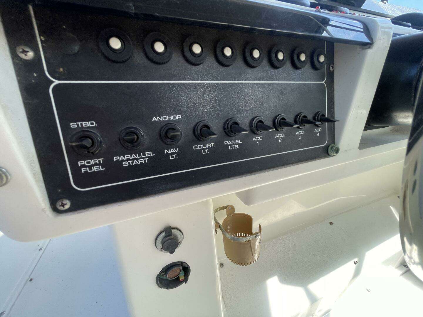 1994 Silverton 34 Motor Yacht - Image 17